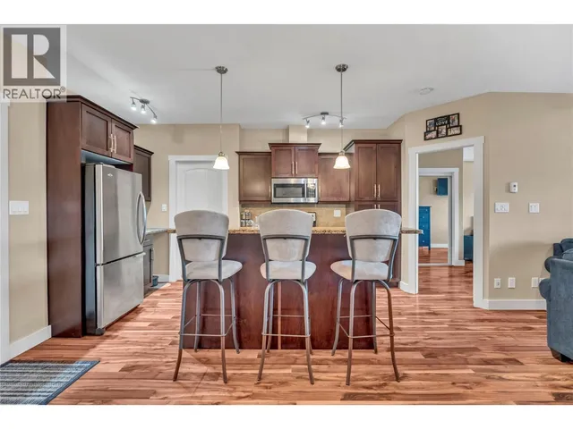 206 - 13615 VICTORIA ROAD NORTH, Summerland 4