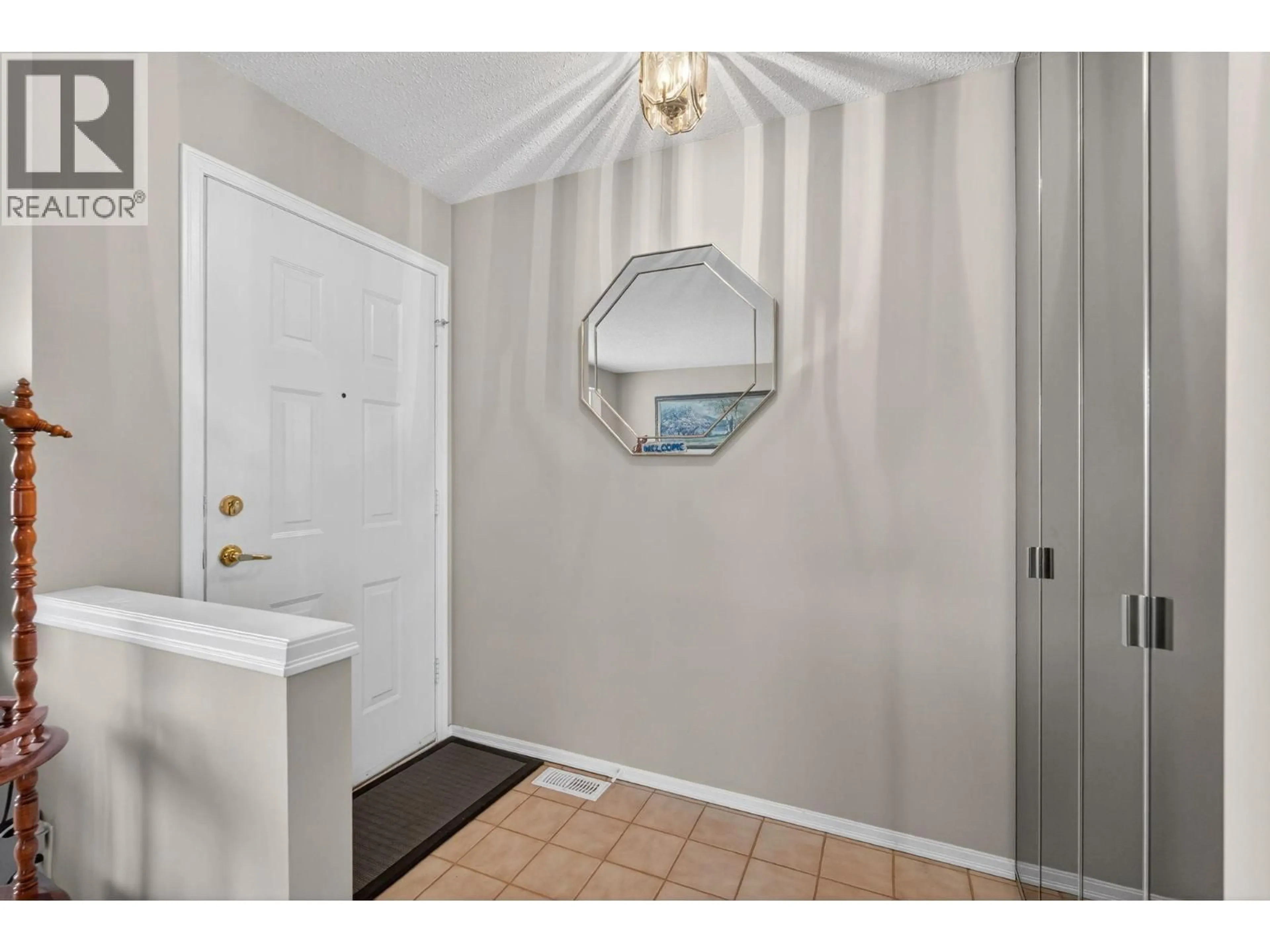 Indoor entryway for 495 - 1255 RAYMER AVENUE, Kelowna British Columbia V1W3S3