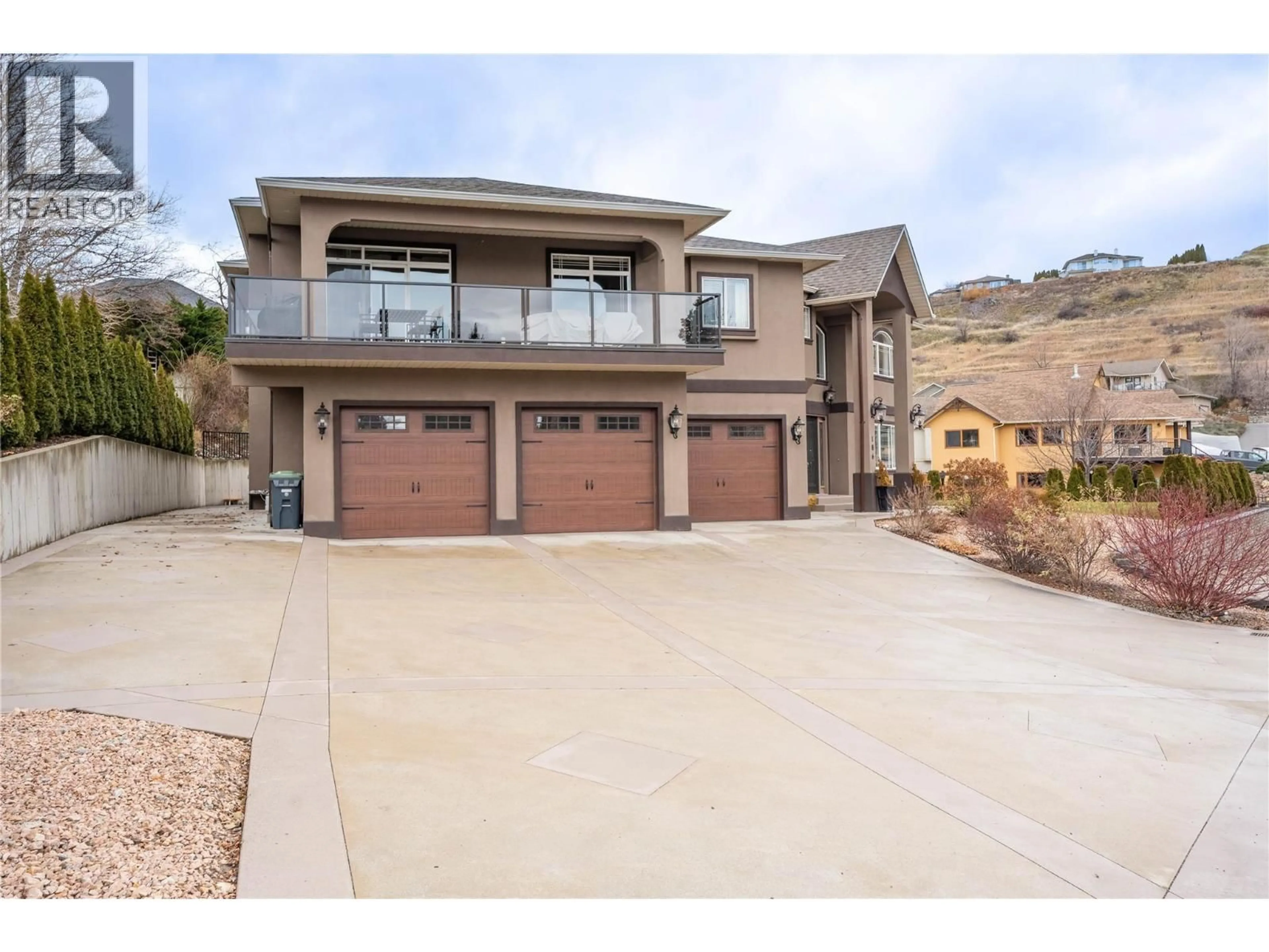 Home with vinyl exterior material, street for 186 JEWEL PLACE, Summerland British Columbia V0H1Z4