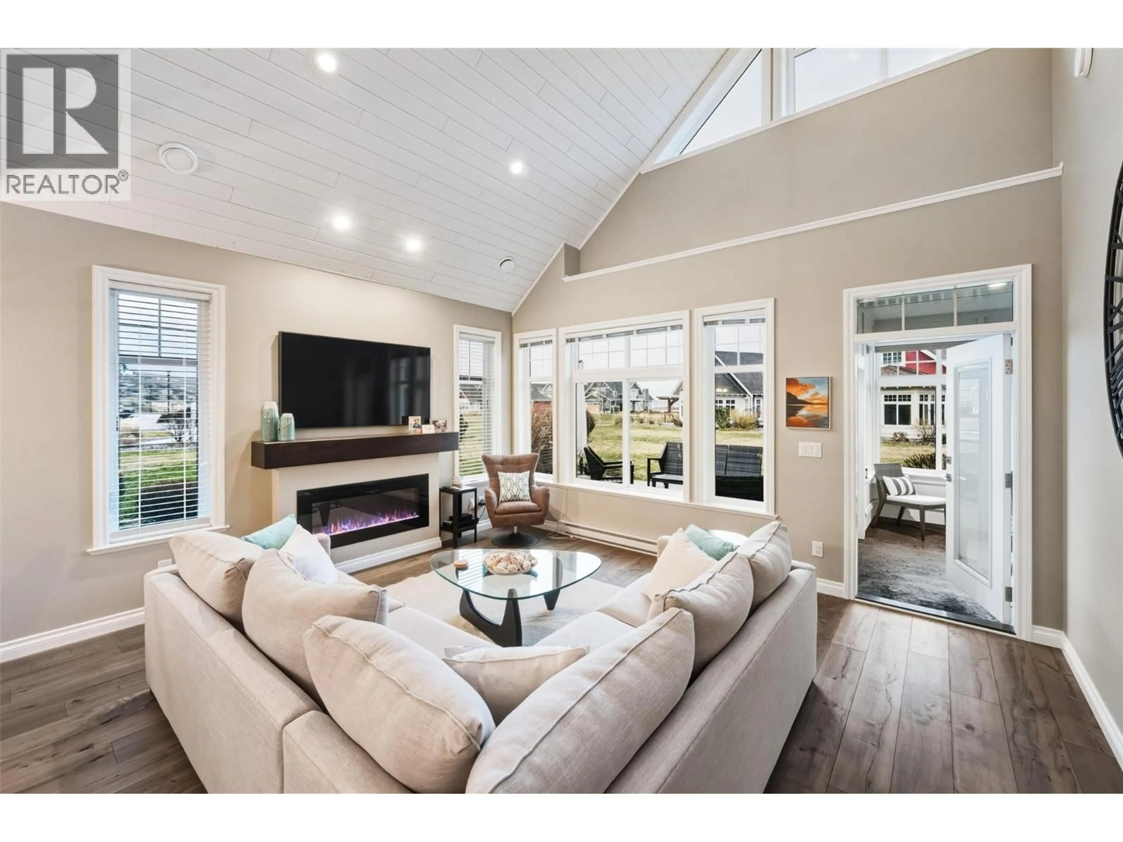 Living room with furniture, unknown for 73 - 2450 RADIO TOWER ROAD ROAD, Oliver British Columbia V0H1T1