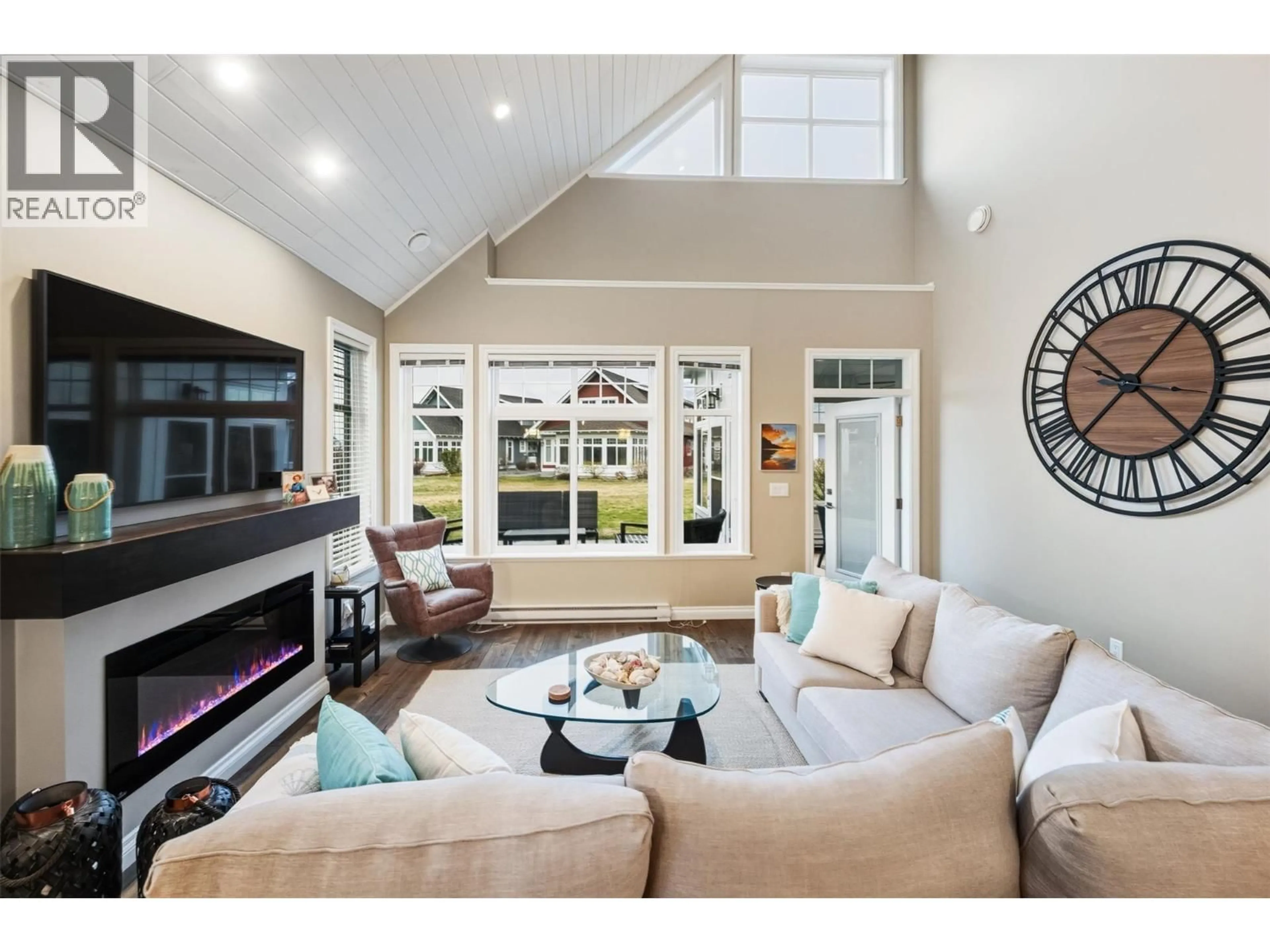 Living room with furniture, unknown for 73 - 2450 RADIO TOWER ROAD ROAD, Oliver British Columbia V0H1T1