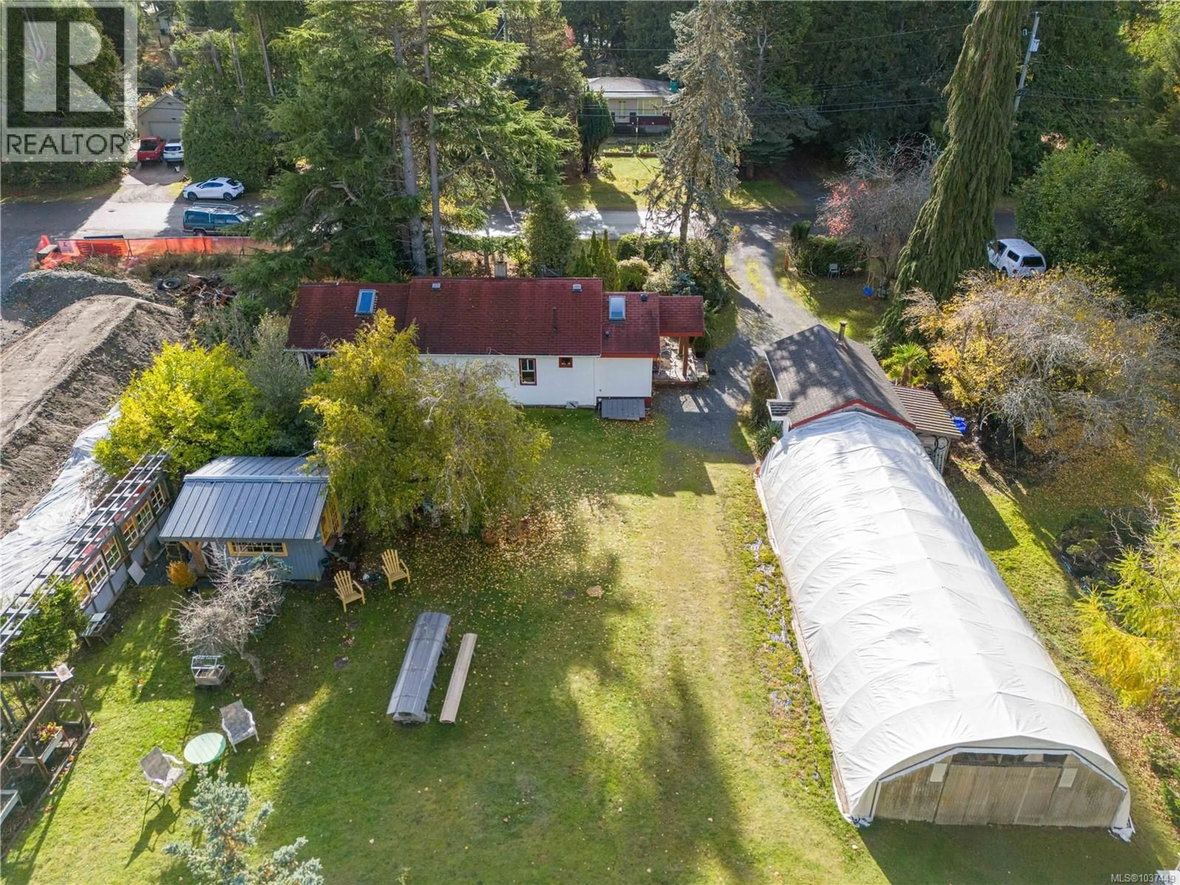 A pic from outside/outdoor area/front of a property/back of a property/a pic from drone, street for 681 TURNER ROAD, Parksville British Columbia V9P1T7