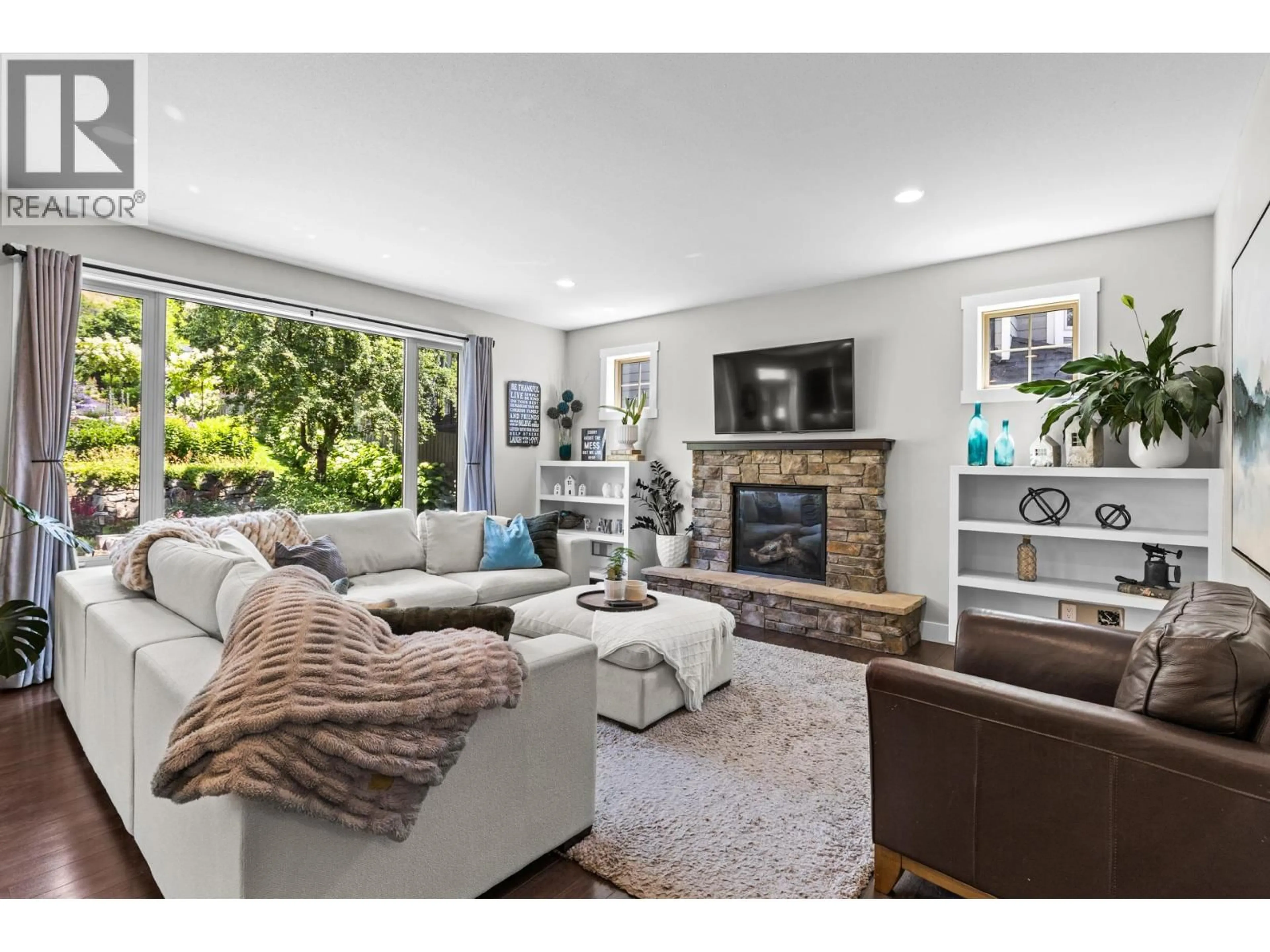 Living room with furniture, unknown for 1441 BLACK MOUNTAIN CRESCENT, Kelowna British Columbia V1P1P6