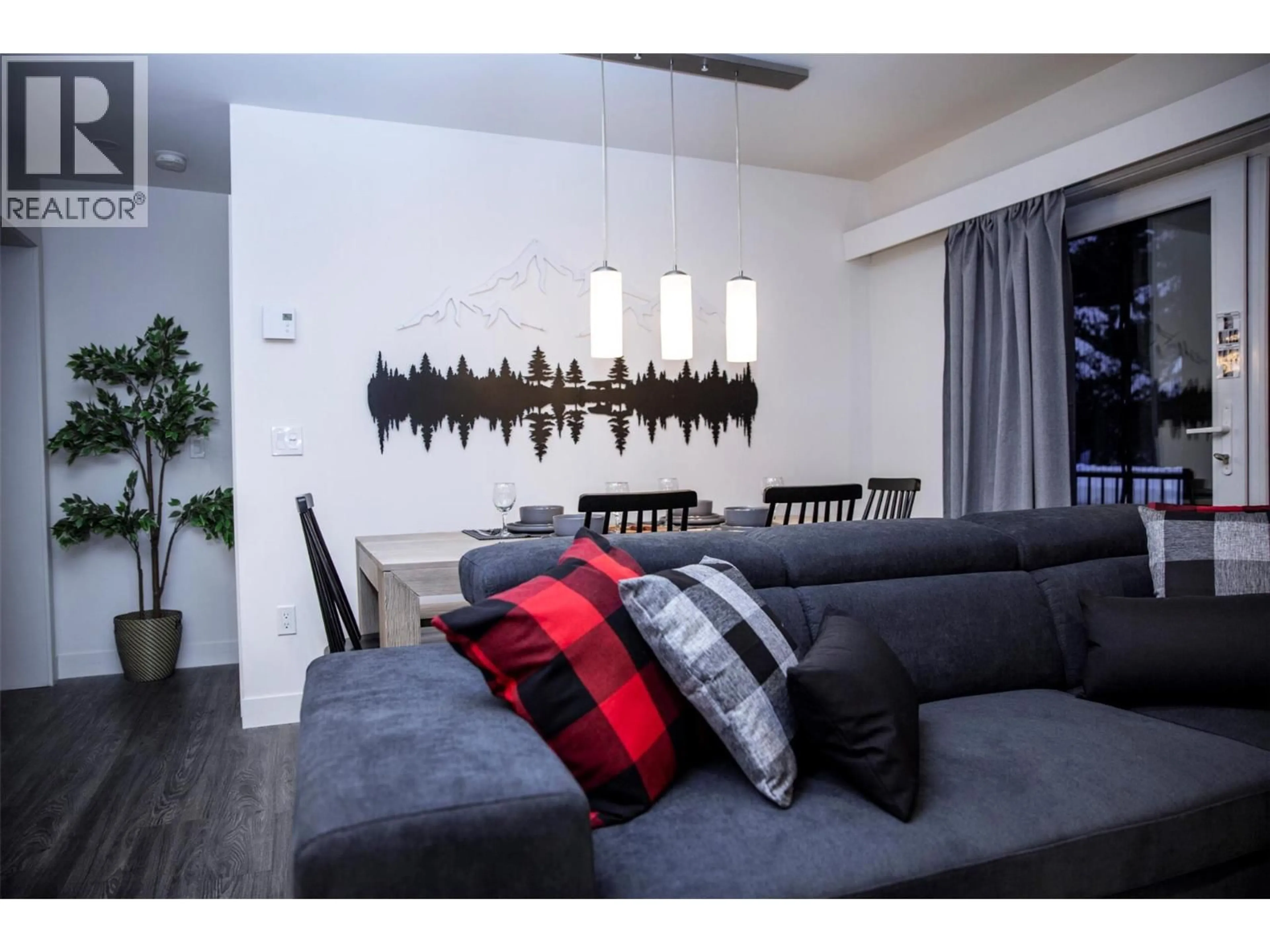 Living room with furniture, unknown for 5101 - 1901 NELS NELSEN CRESCENT, Revelstoke British Columbia V0E2S3