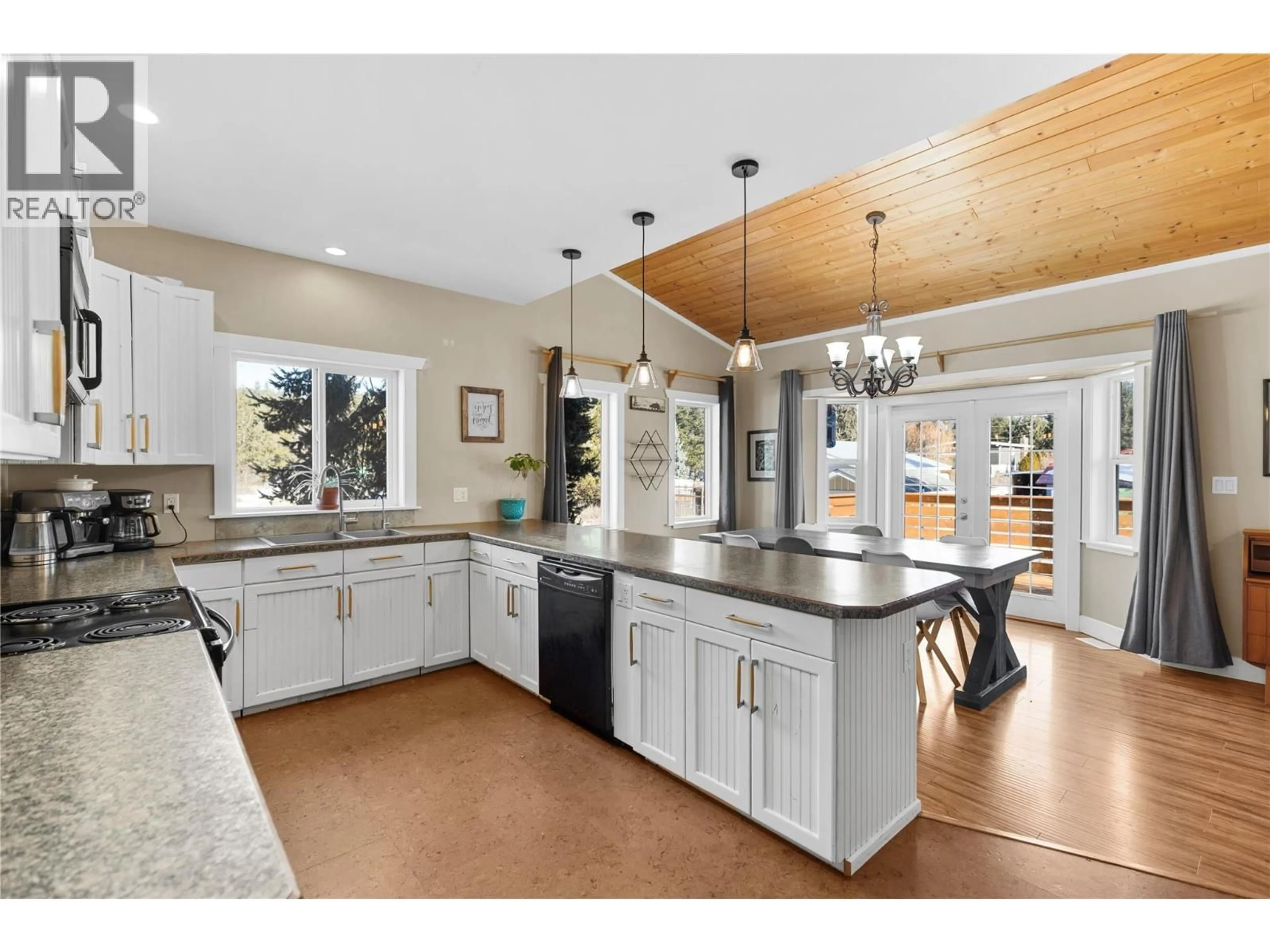 Open concept kitchen, unknown for 588 MCLEAN ROAD, Barriere British Columbia V0E1E0