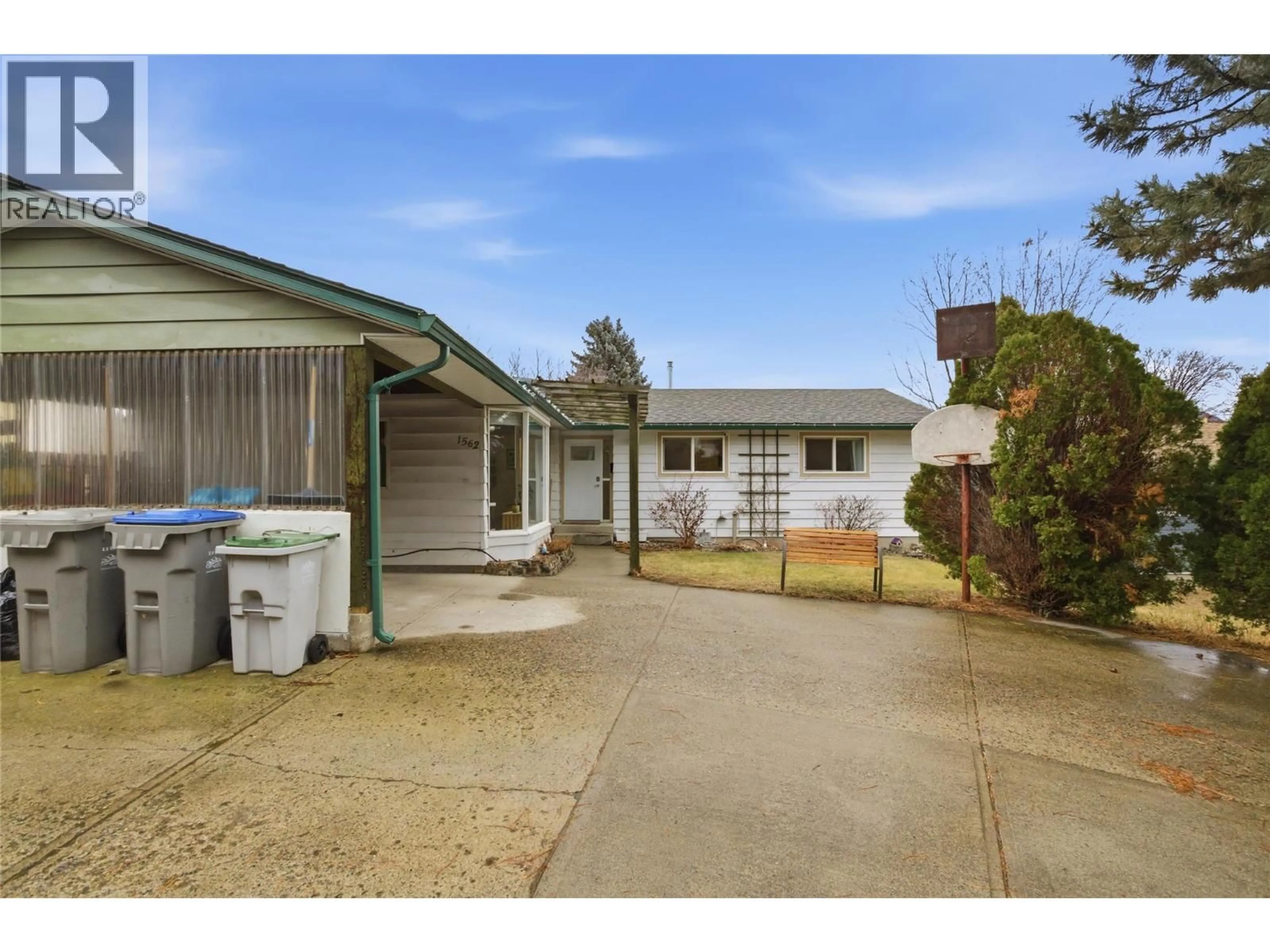 A pic from outside/outdoor area/front of a property/back of a property/a pic from drone, street for 1562 SOUTHVIEW TERRACE, Kamloops British Columbia V2B7R5