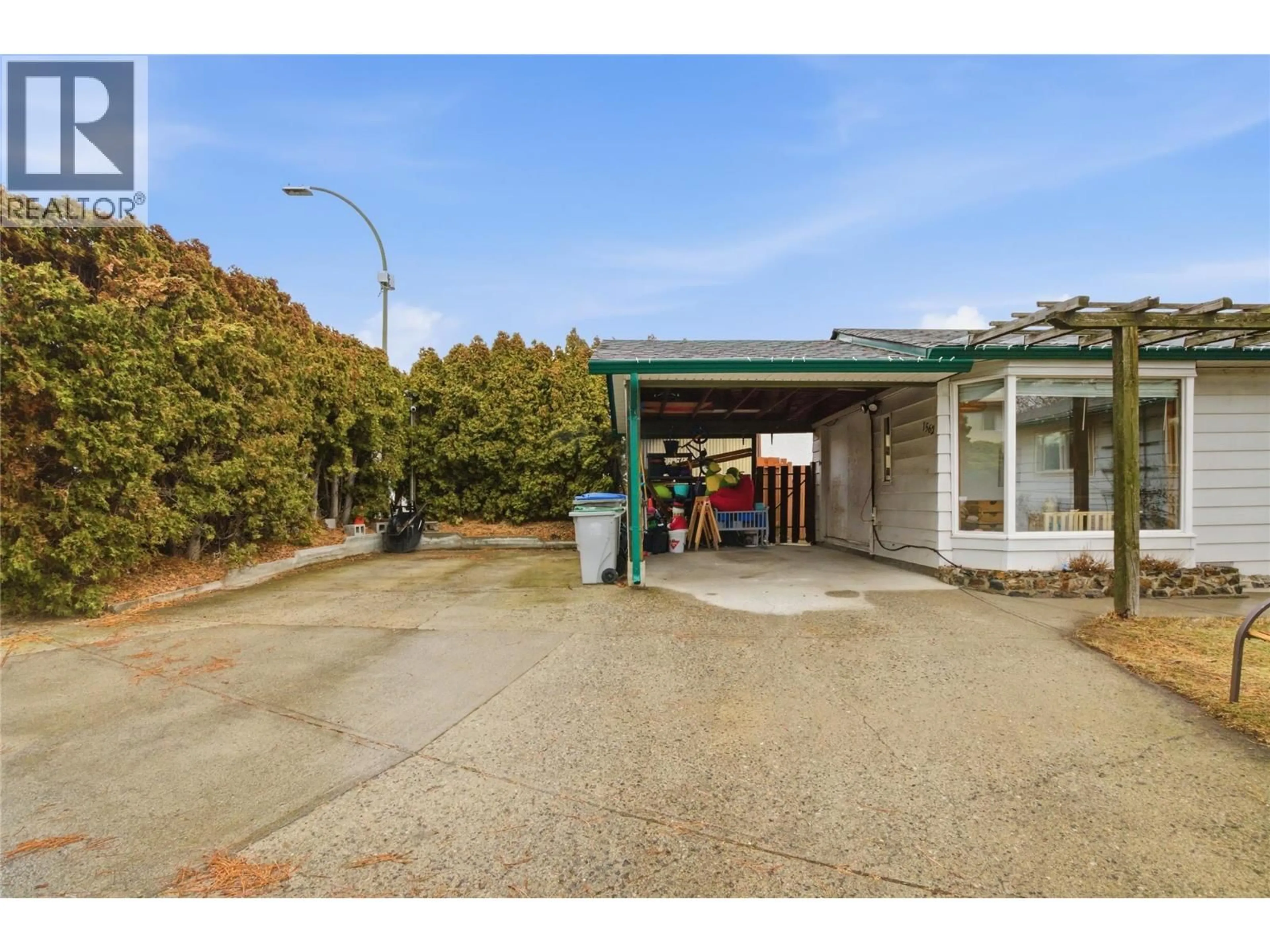 A pic from outside/outdoor area/front of a property/back of a property/a pic from drone, street for 1562 SOUTHVIEW TERRACE, Kamloops British Columbia V2B7R5