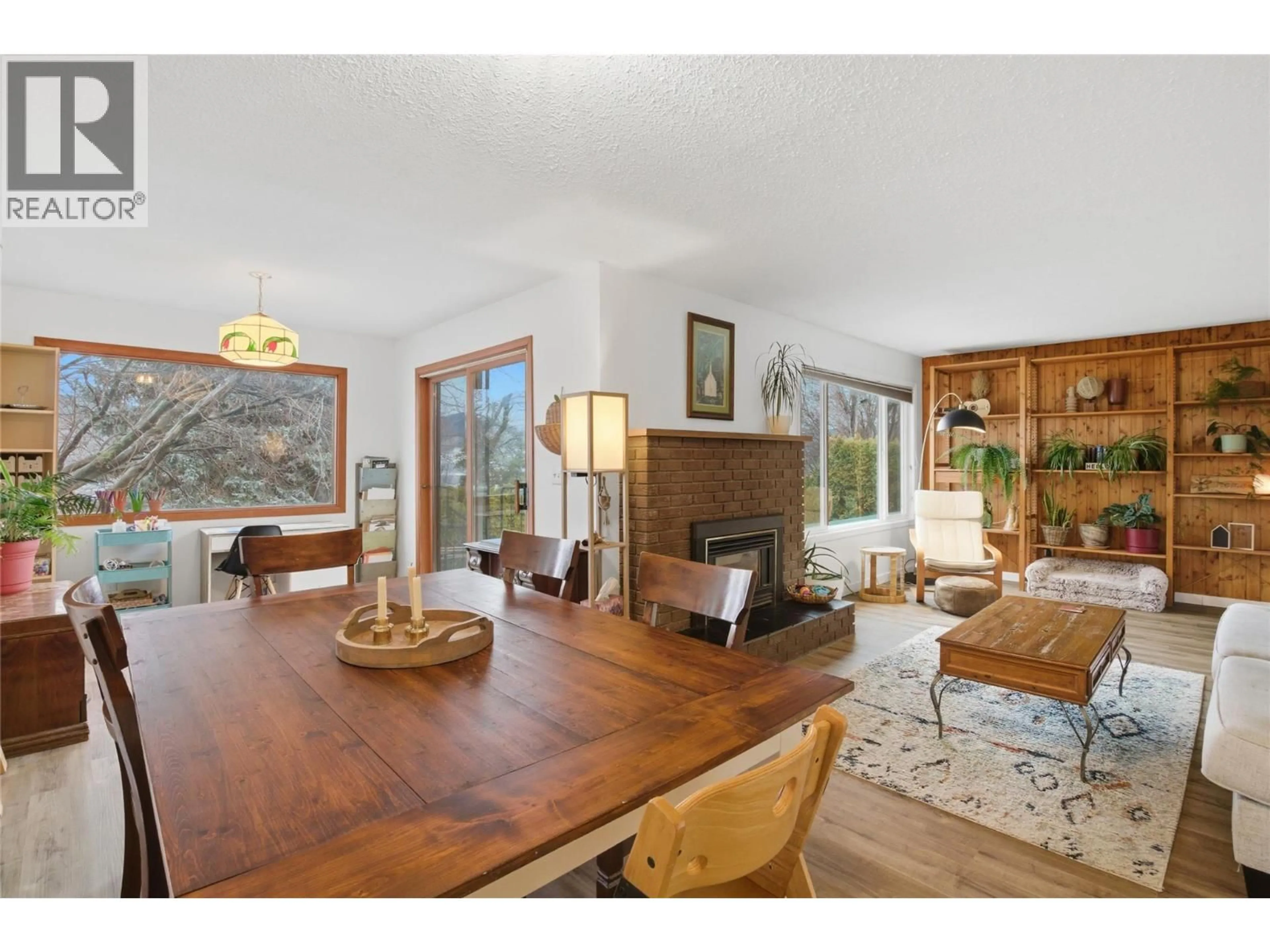Dining room, wood/laminate floor for 1562 SOUTHVIEW TERRACE, Kamloops British Columbia V2B7R5