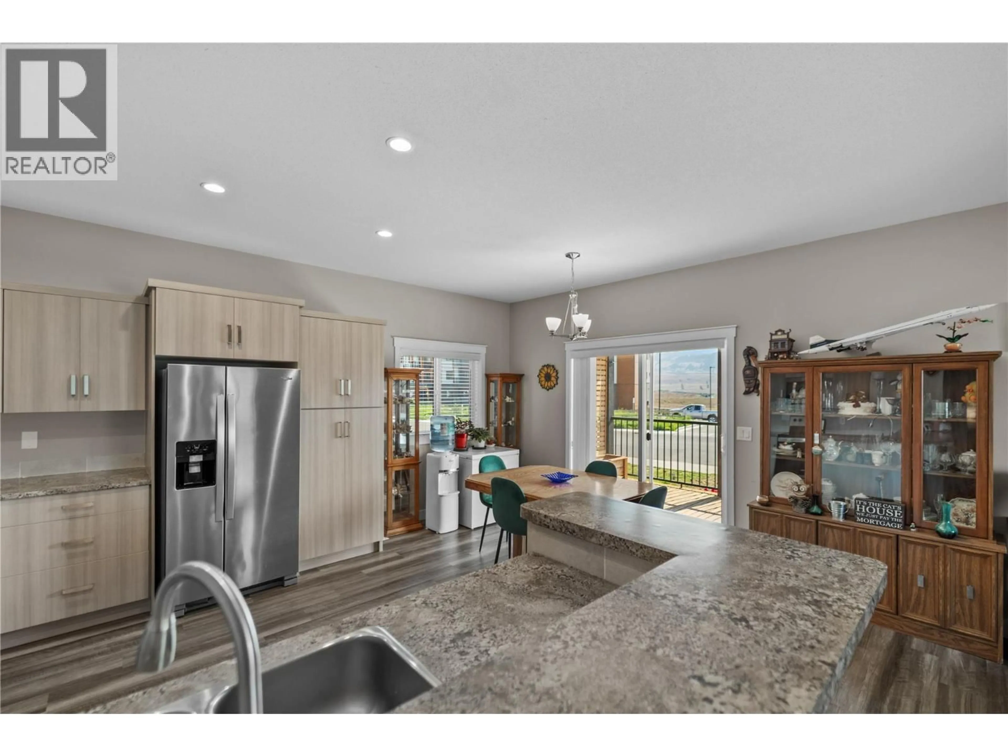 Open concept kitchen, ceramic/tile floor for 2569 SPRING BANK AVENUE, Merritt British Columbia V1k0B1