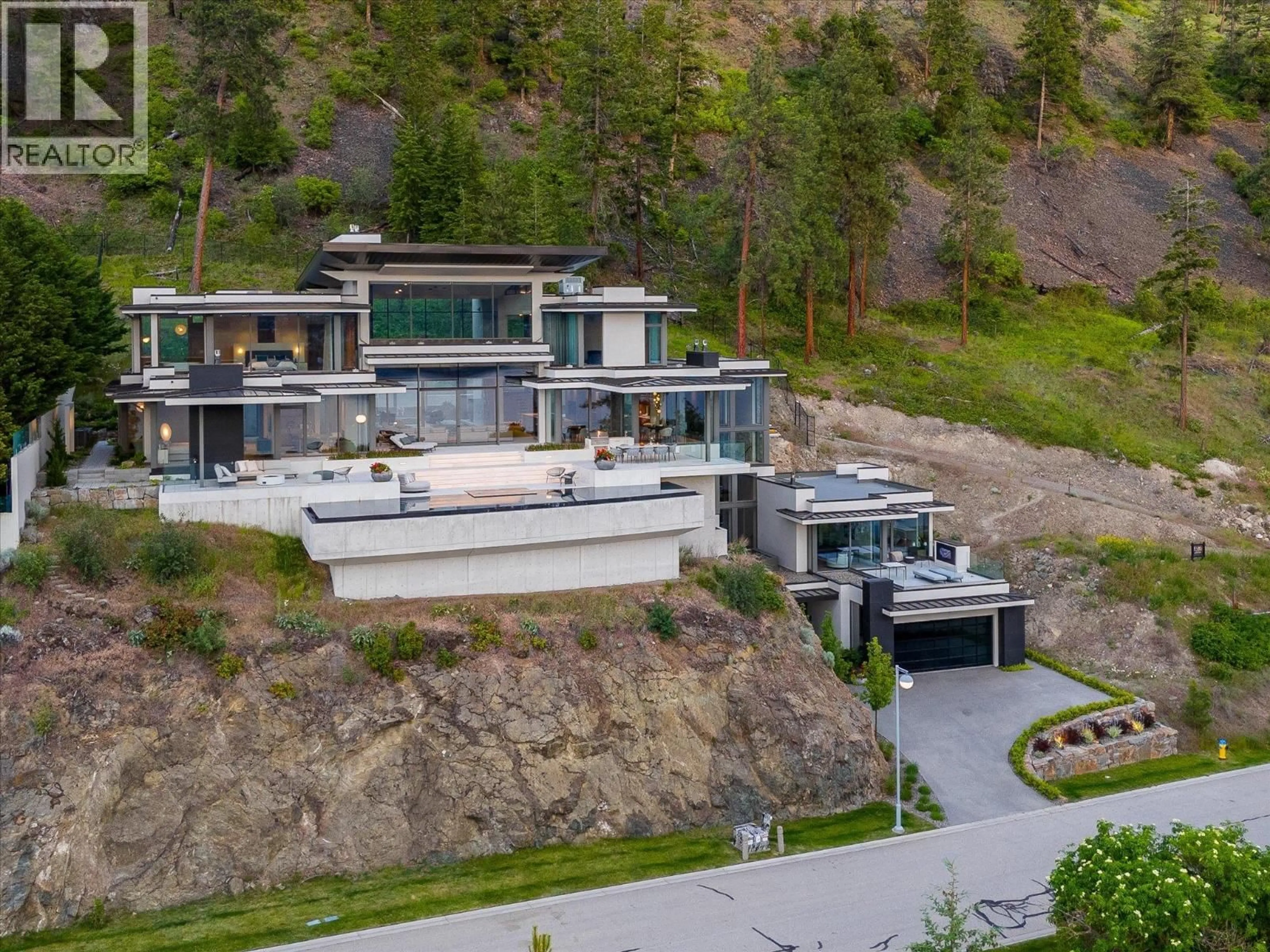 A pic from outside/outdoor area/front of a property/back of a property/a pic from drone, mountain view for 20 - 180 SHEERWATER COURT, Kelowna British Columbia V1V2X1