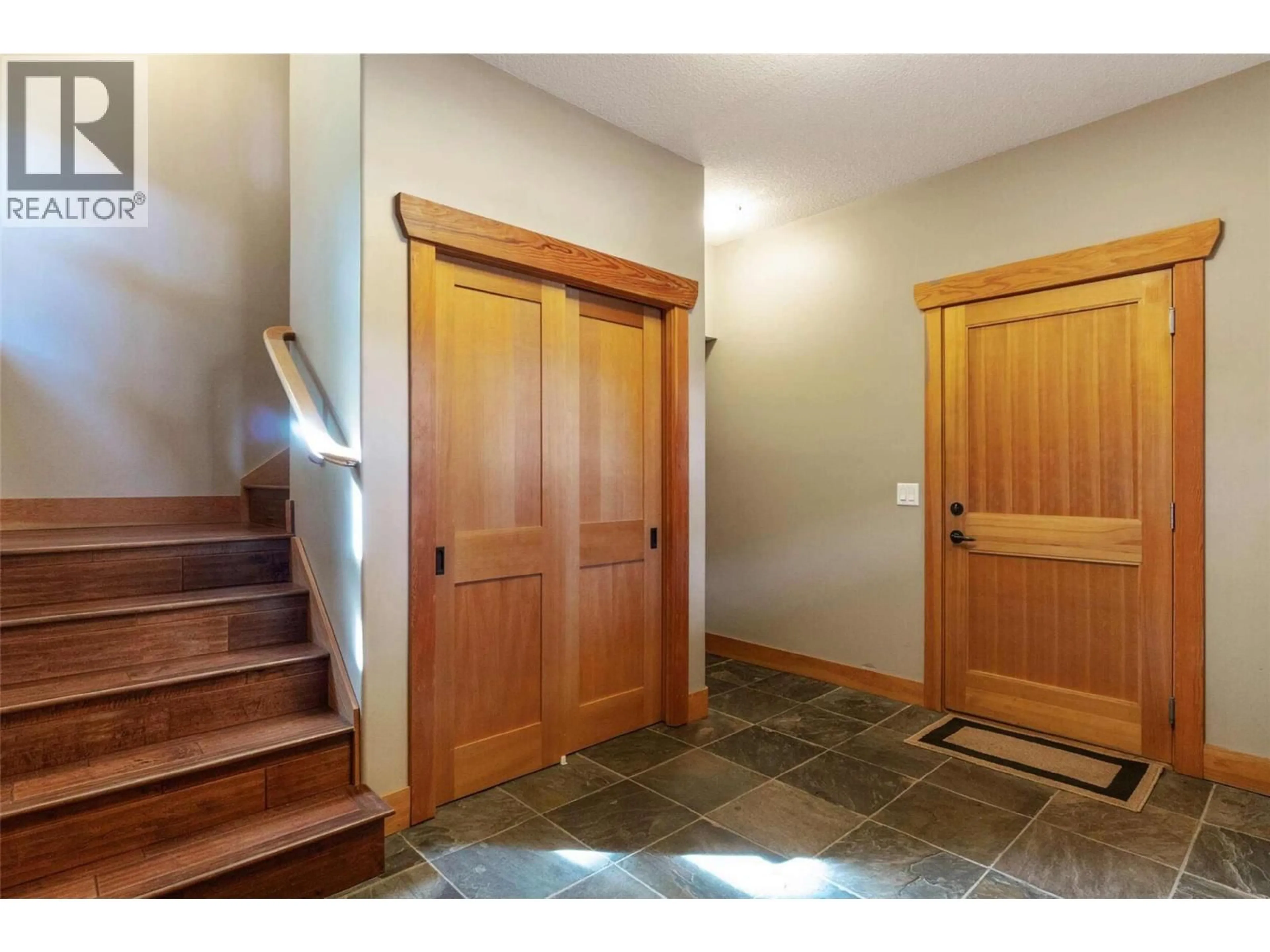 Indoor entryway for 17 - 2479 EAGLE BAY ROAD, Blind Bay British Columbia V0E1H1