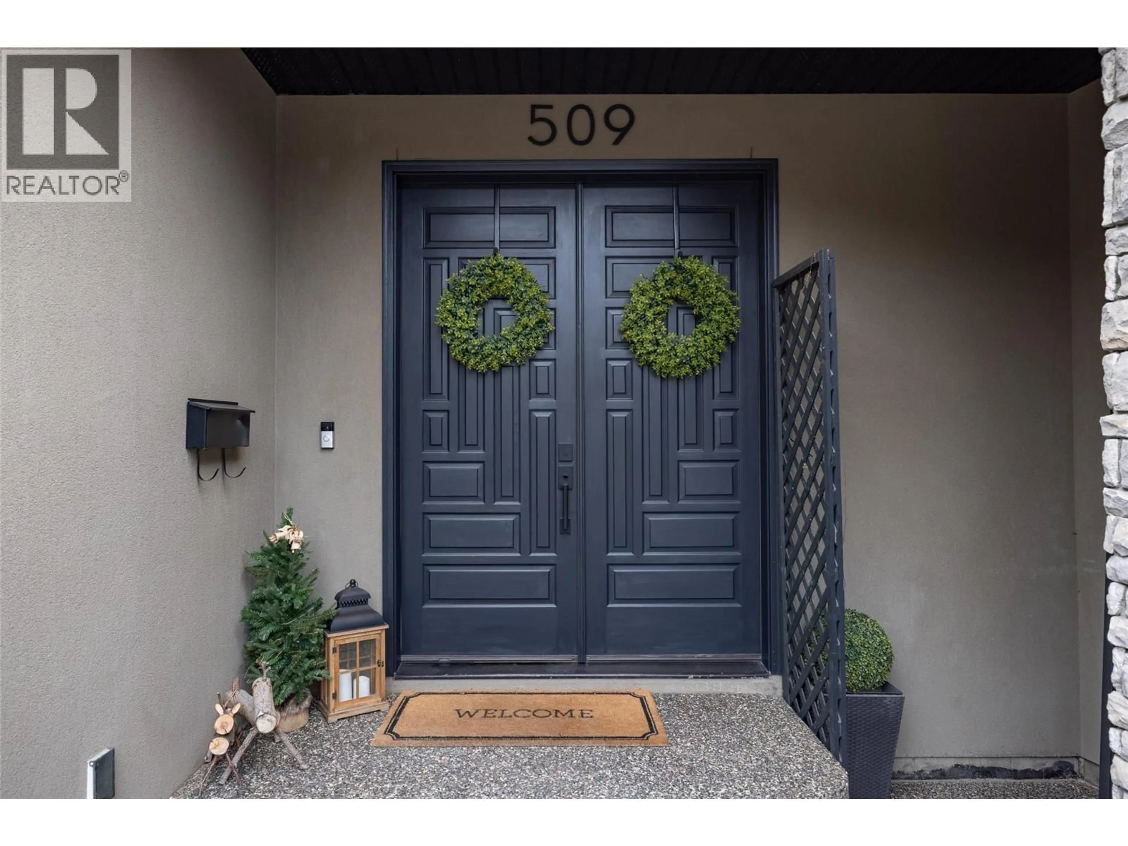 Indoor entryway for 509 CARAMILLO COURT, Kelowna British Columbia V1V2K9