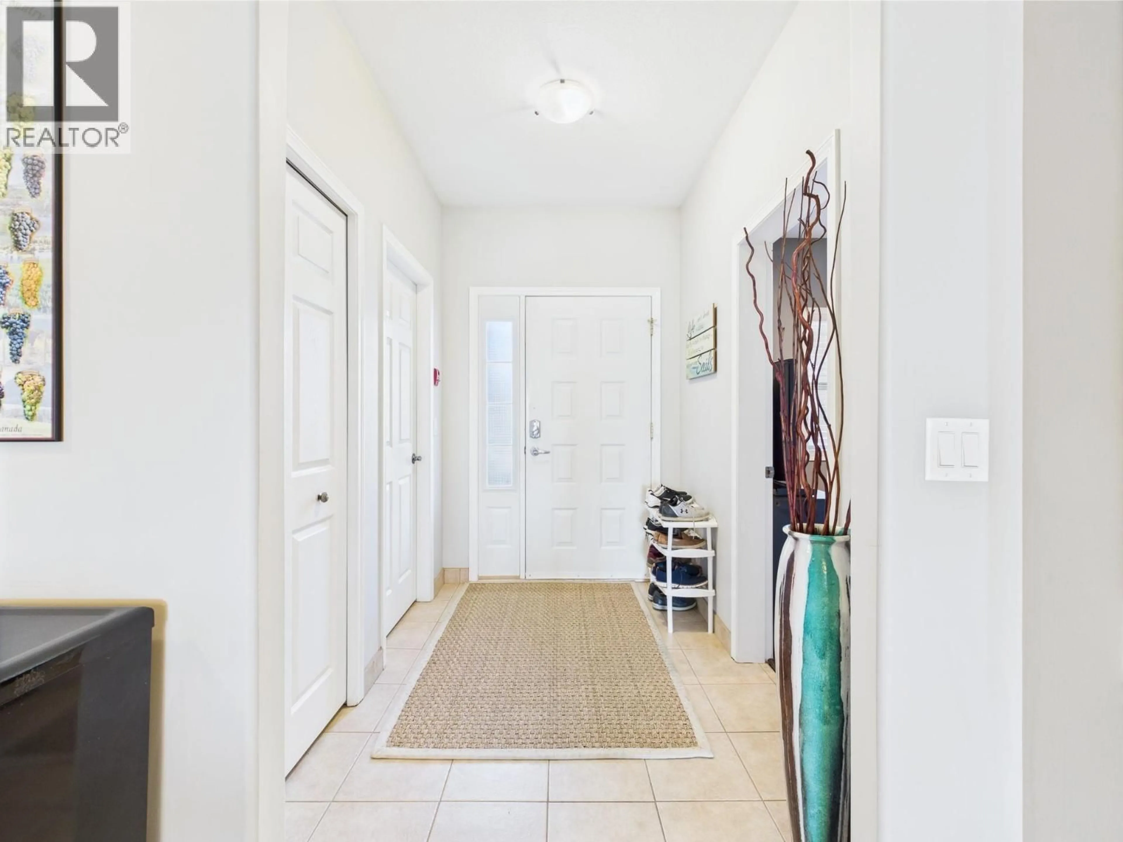 Indoor entryway for 108 - 15 SOLANA KEY COURT, Osoyoos British Columbia V0H1V3