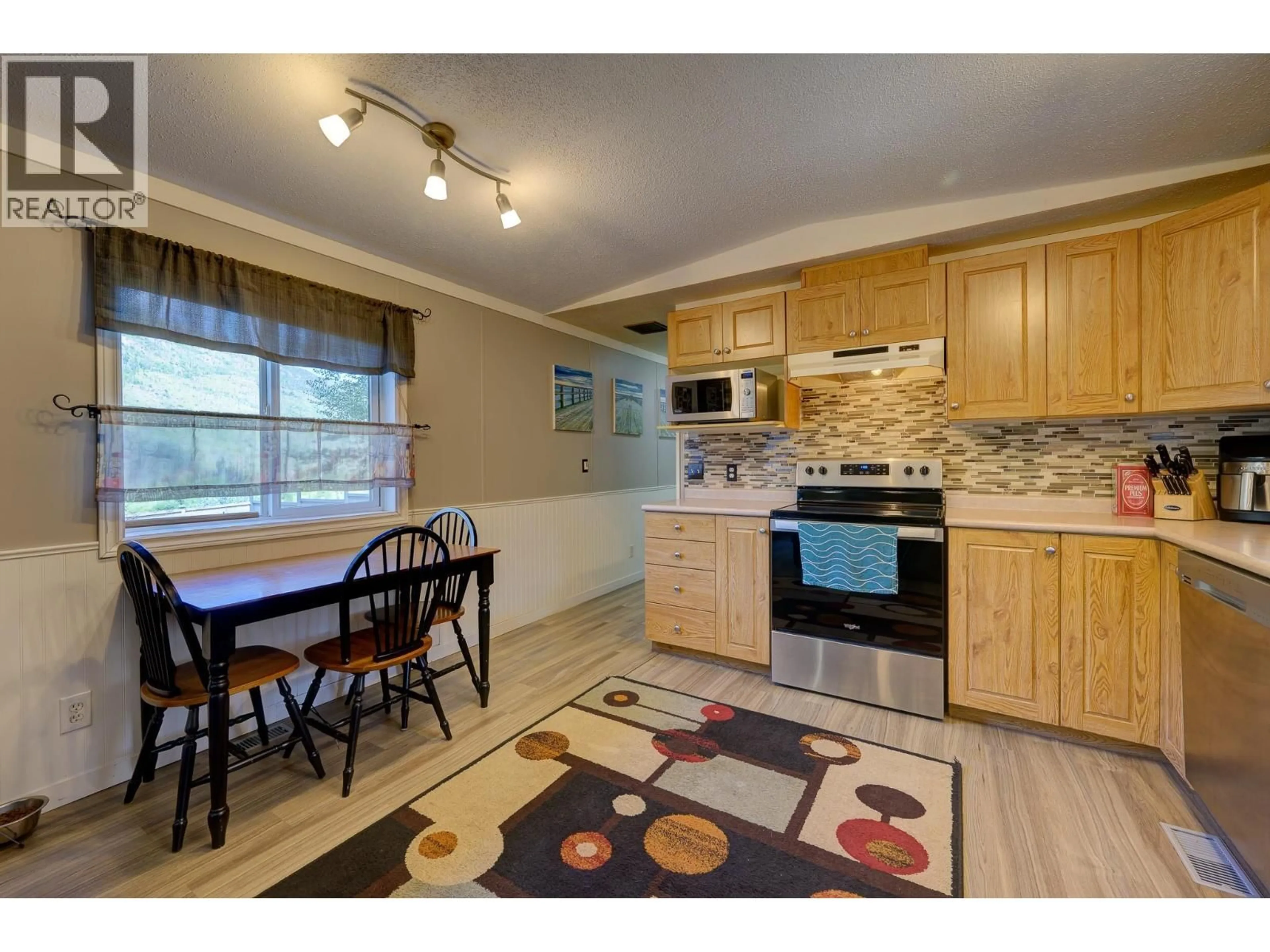 Standard kitchen, wood/laminate floor for 13 - 3546 YELLOWHEAD HIGHWAY, Barriere British Columbia V0E2E0