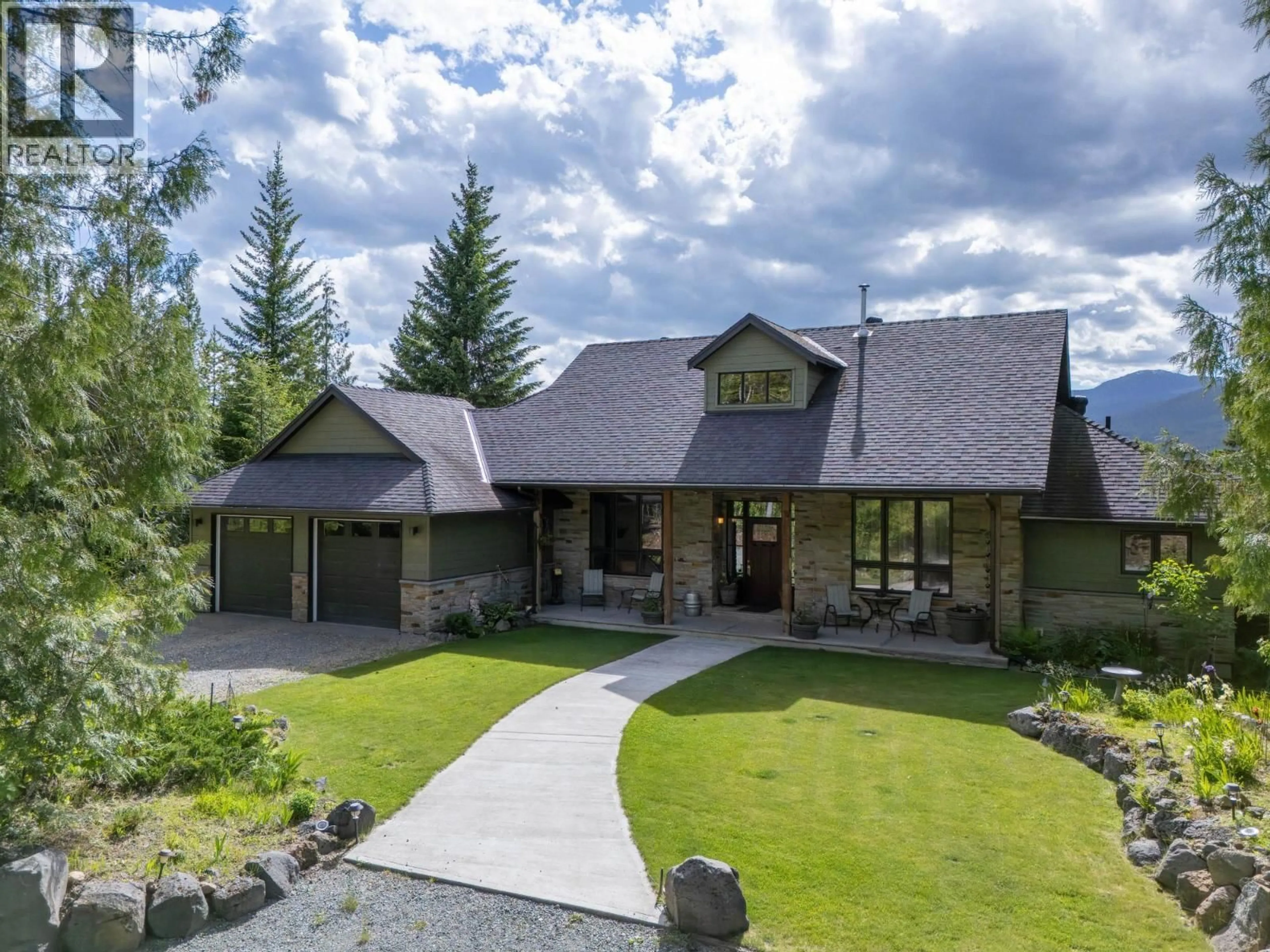 A pic from outside/outdoor area/front of a property/back of a property/a pic from drone, mountain view for 1249 CLEARWATER VALLEY ROAD, Clearwater British Columbia V0E1N1