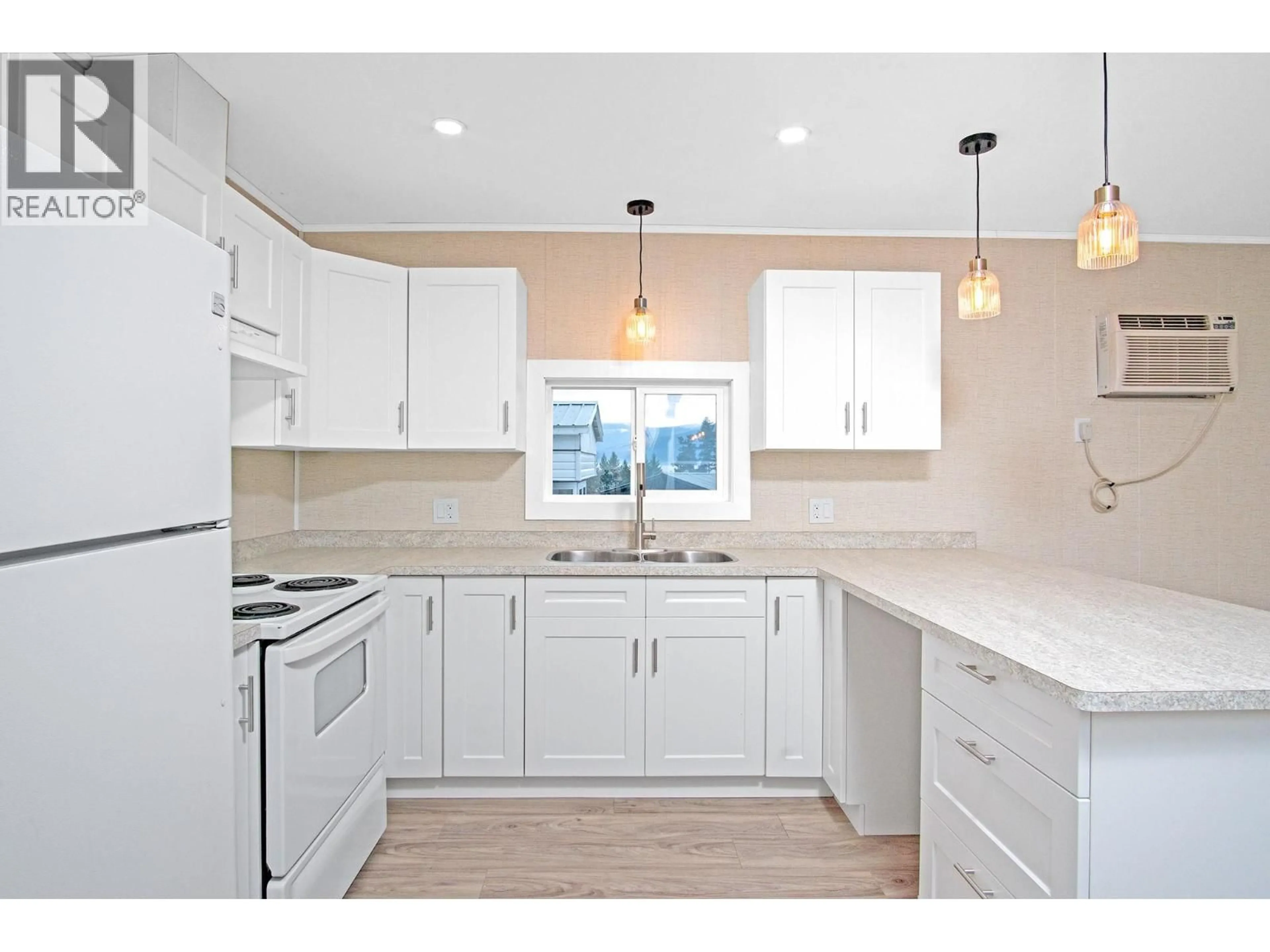 Standard kitchen, unknown for 21 - 1421 ERICKSON ROAD, Creston British Columbia V0B1G1