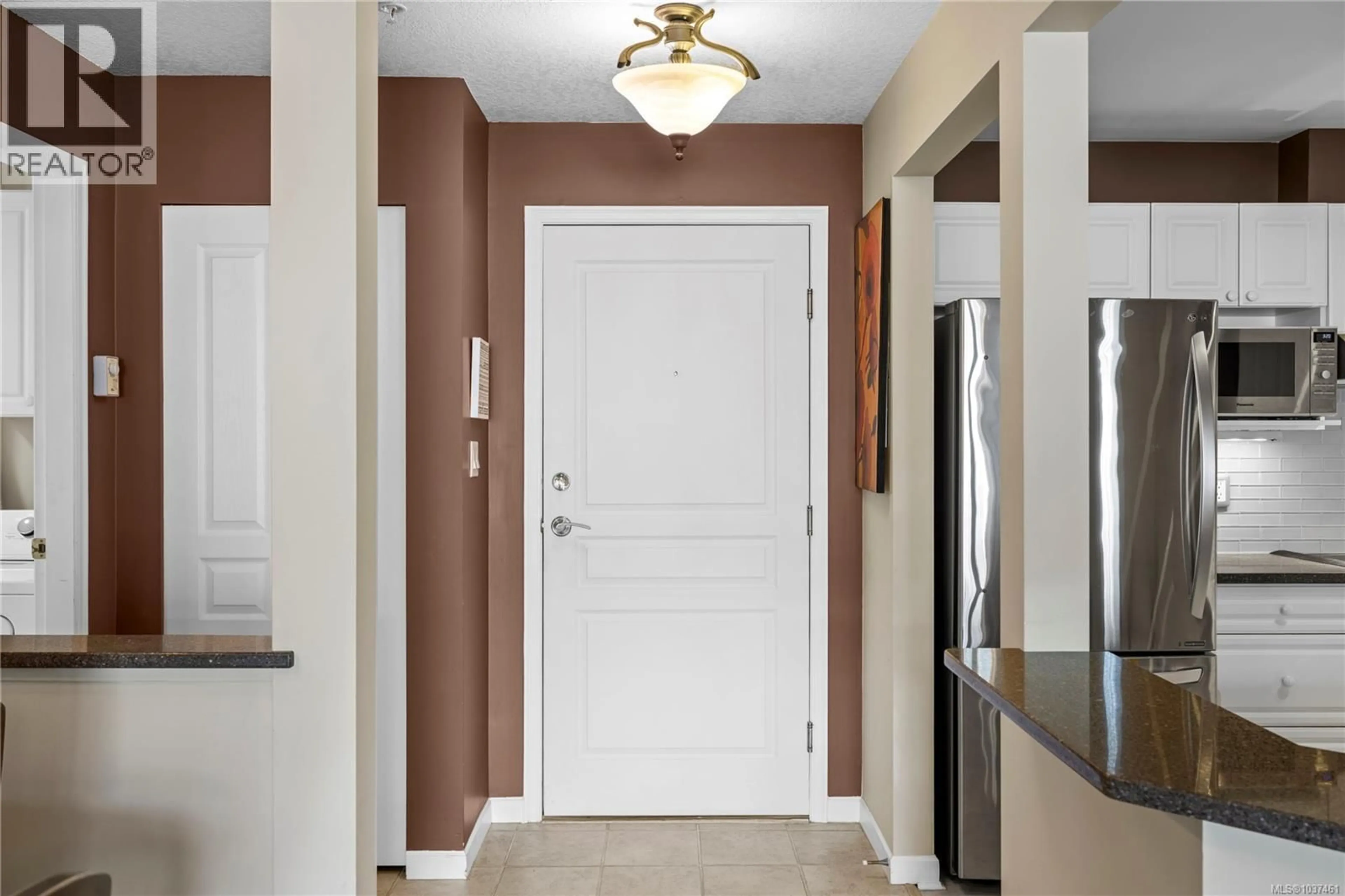 Indoor entryway for 307 - 5650 EDGEWATER LANE, Nanaimo British Columbia V9T6K1