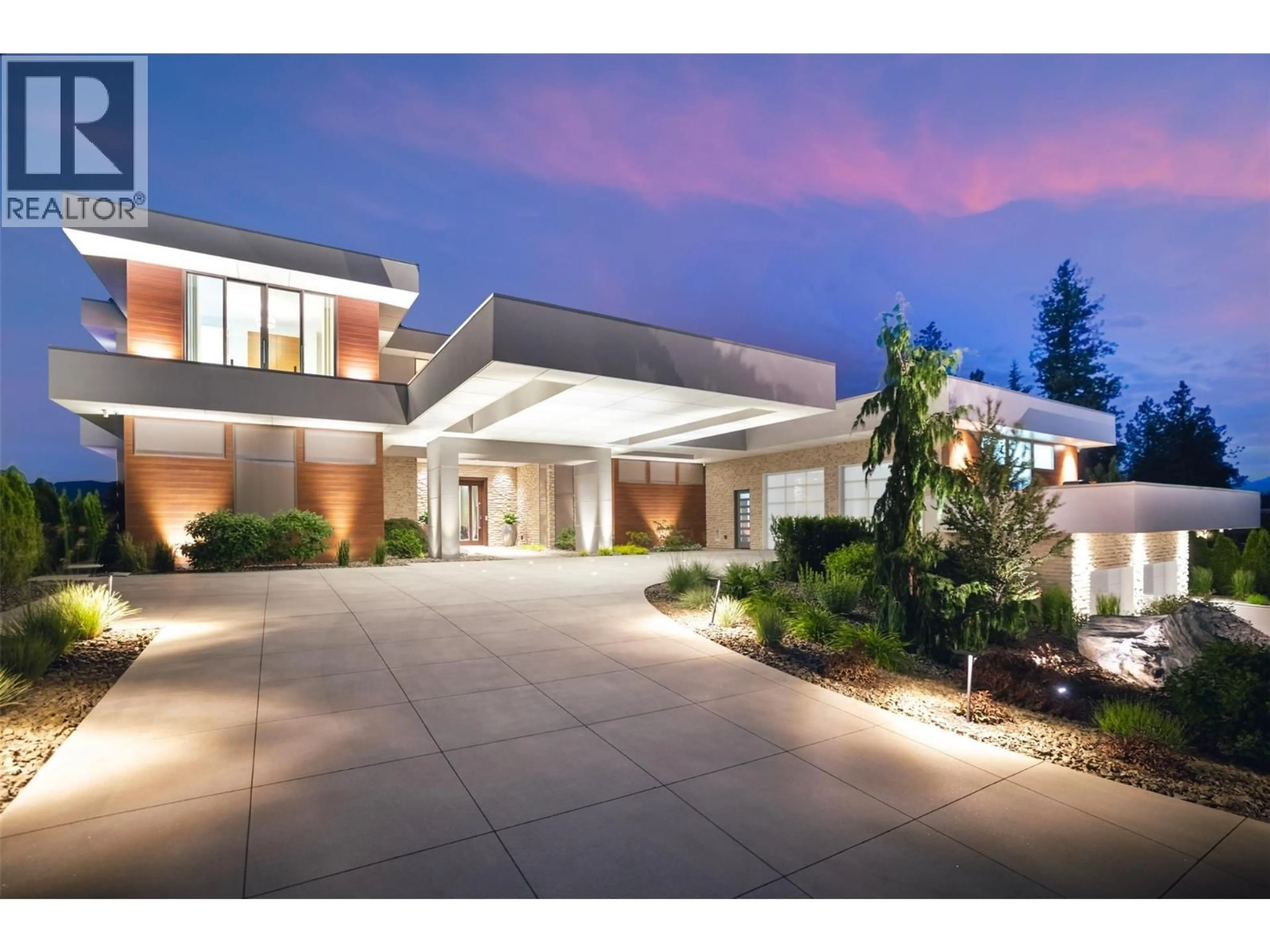 Indoor foyer for 2469 THACKER DRIVE, West Kelowna British Columbia V1Z1V9