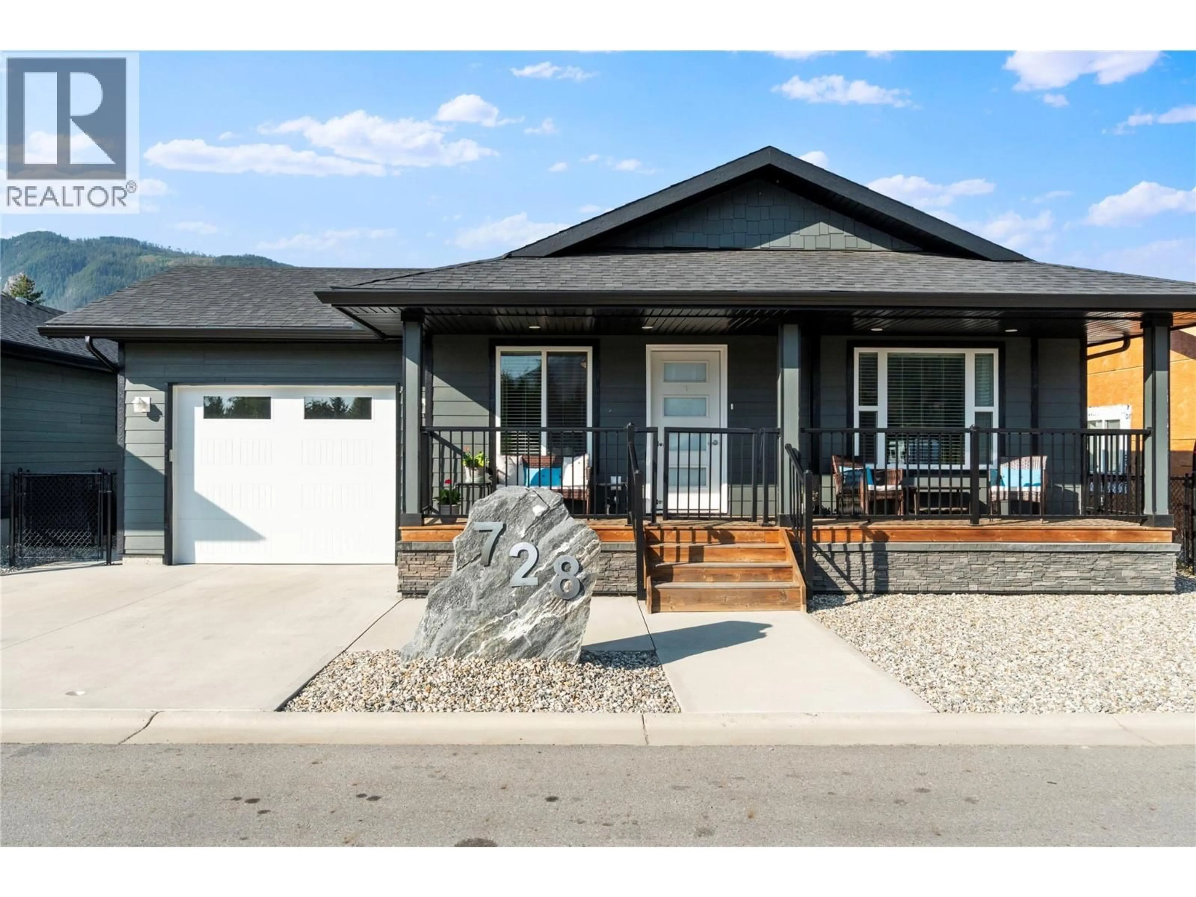 Home with vinyl exterior material, street for 728 ELDERBERRY WALK, Sicamous British Columbia V0E2V0