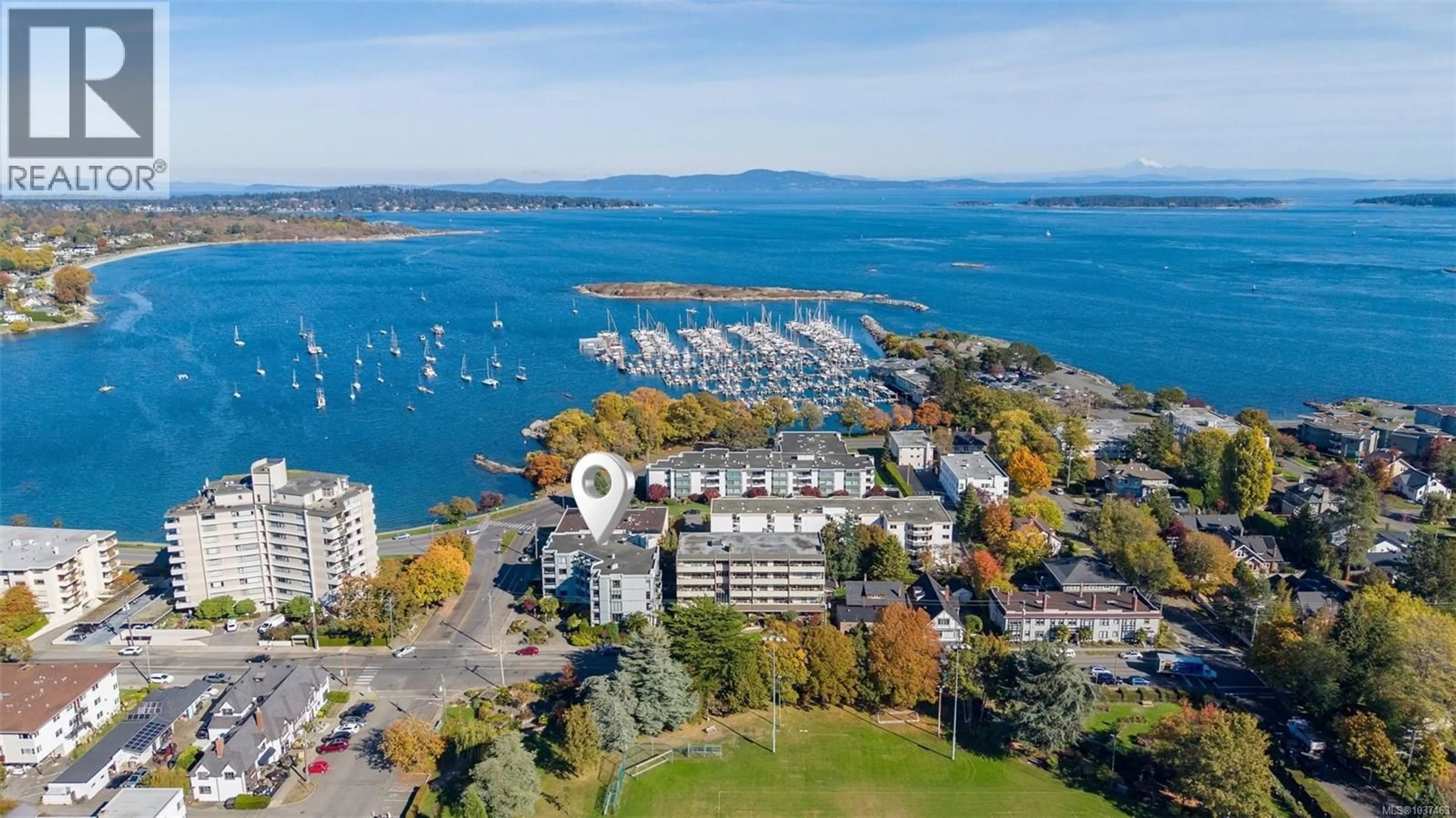 A pic from outside/outdoor area/front of a property/back of a property/a pic from drone, water/lake/river/ocean view for 402 - 2605 WINDSOR ROAD, Oak Bay British Columbia V8S5H9