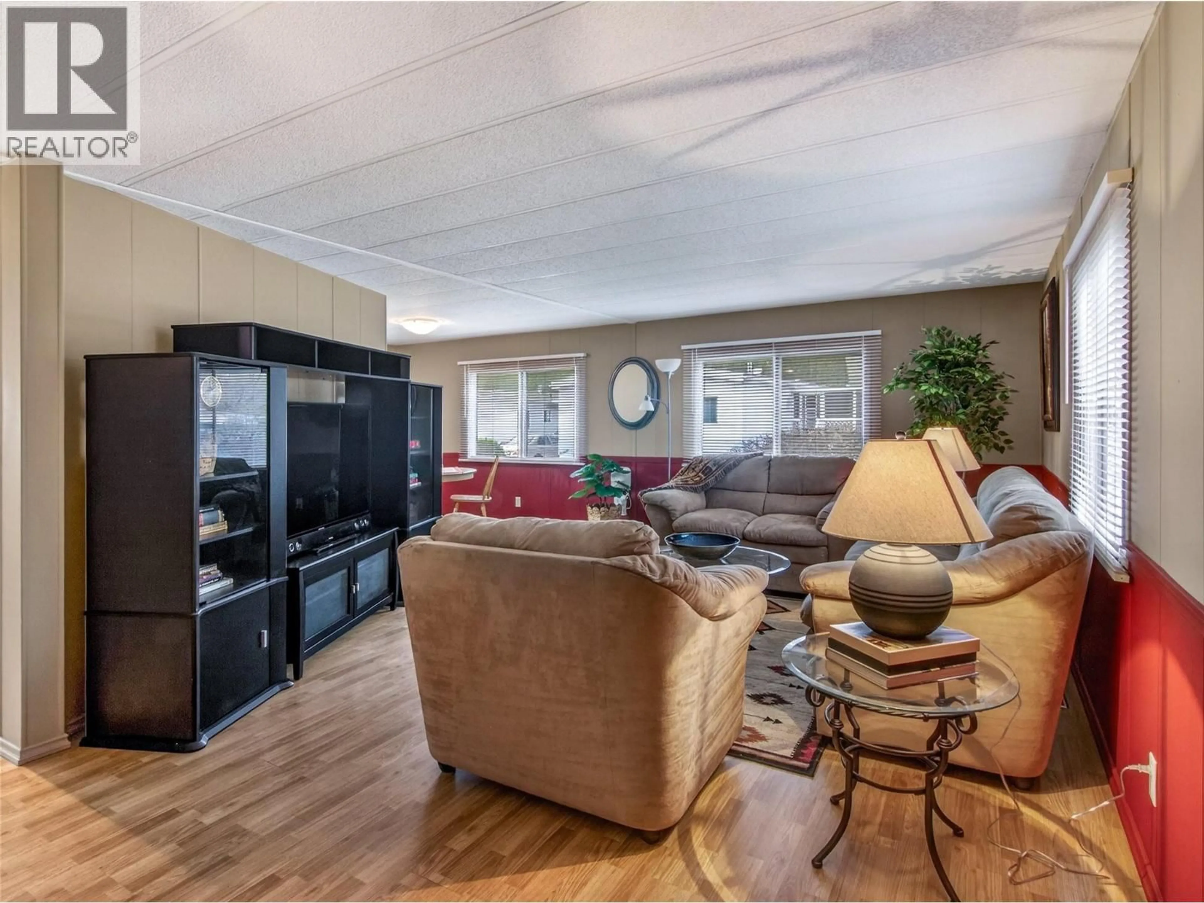 Living room with furniture, unknown for 9 - 999 BURNABY AVENUE, Penticton British Columbia V2A1G7