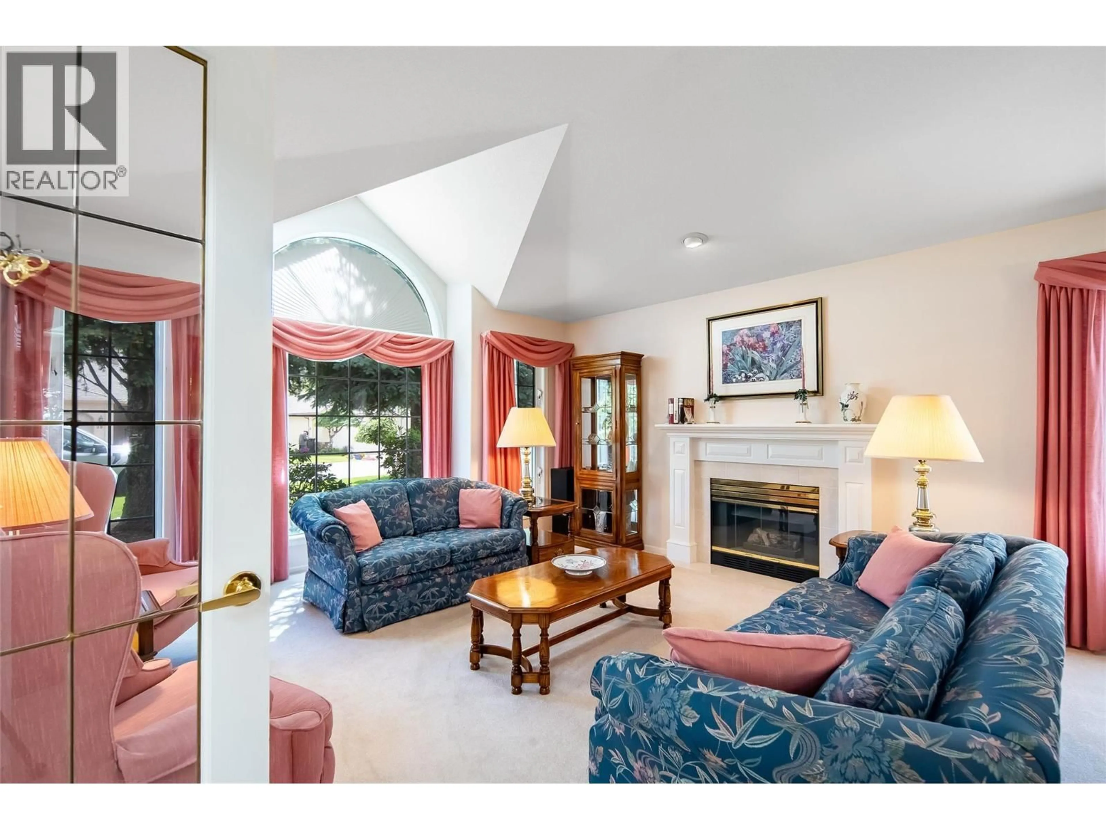 Living room with furniture, ceramic/tile floor for 38 - 595 YATES ROAD, Kelowna British Columbia V1V1P8