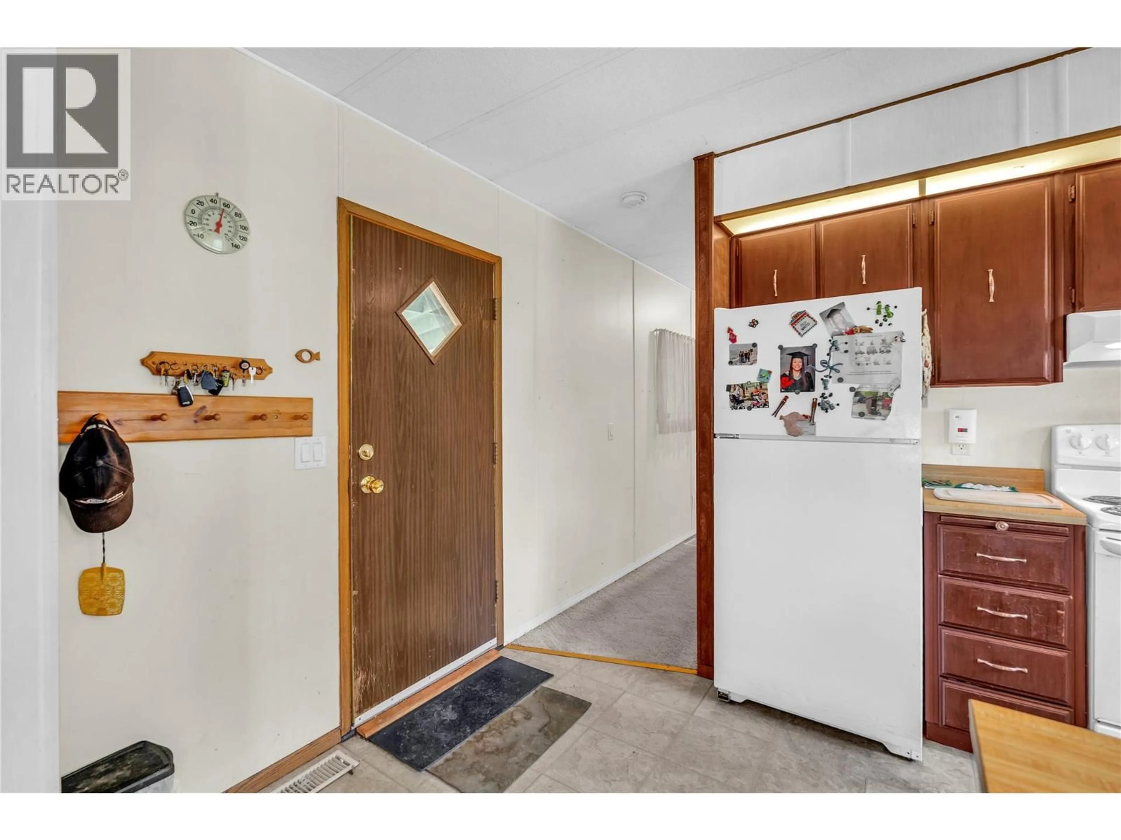 Indoor entryway for 1066 HAYES CREEK PLACE OTHER, Princeton British Columbia V0X1W0