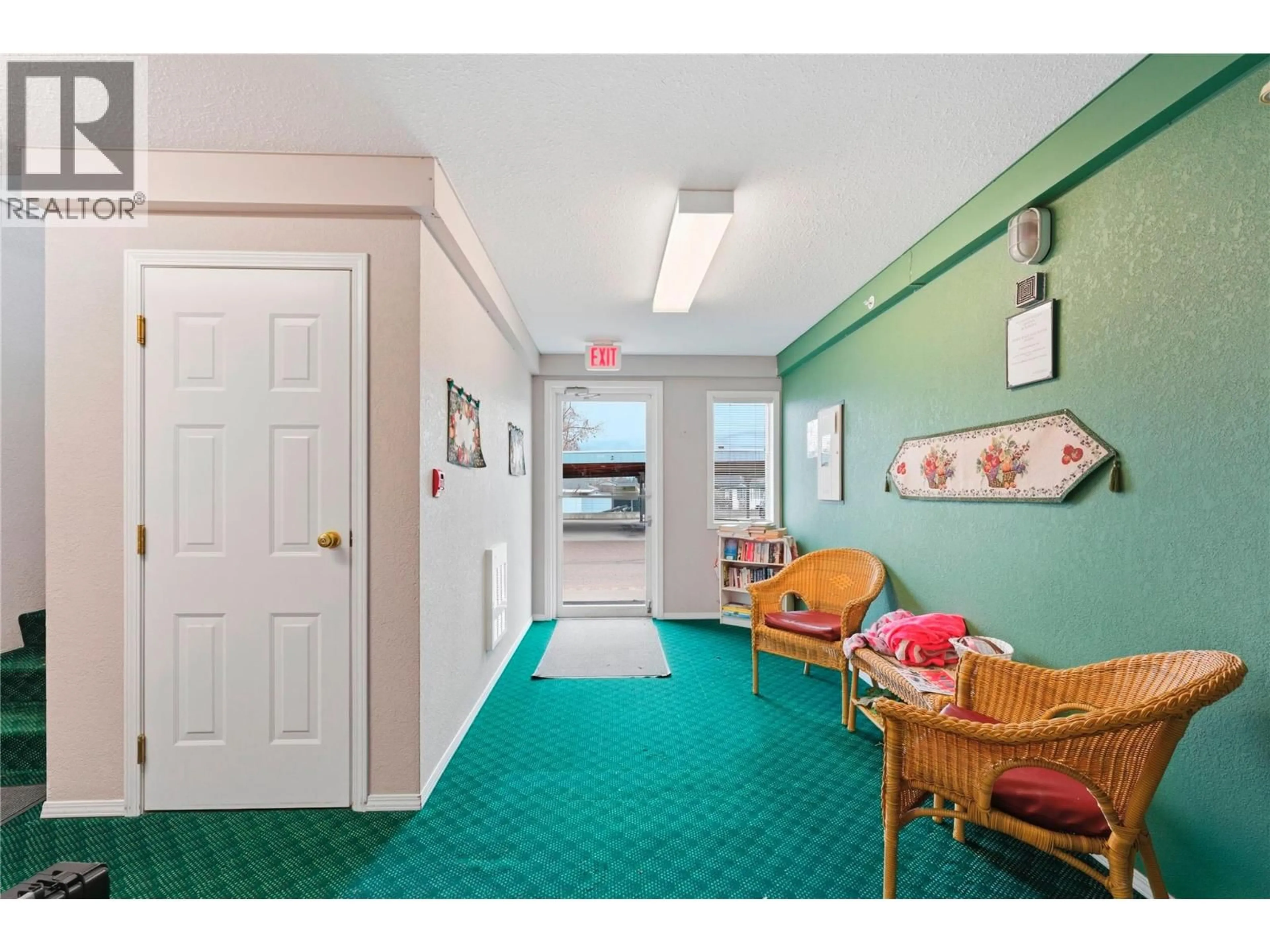 Indoor foyer for 405 - 2435 PLEASANT VALLEY ROAD, Armstrong British Columbia V0E1B2