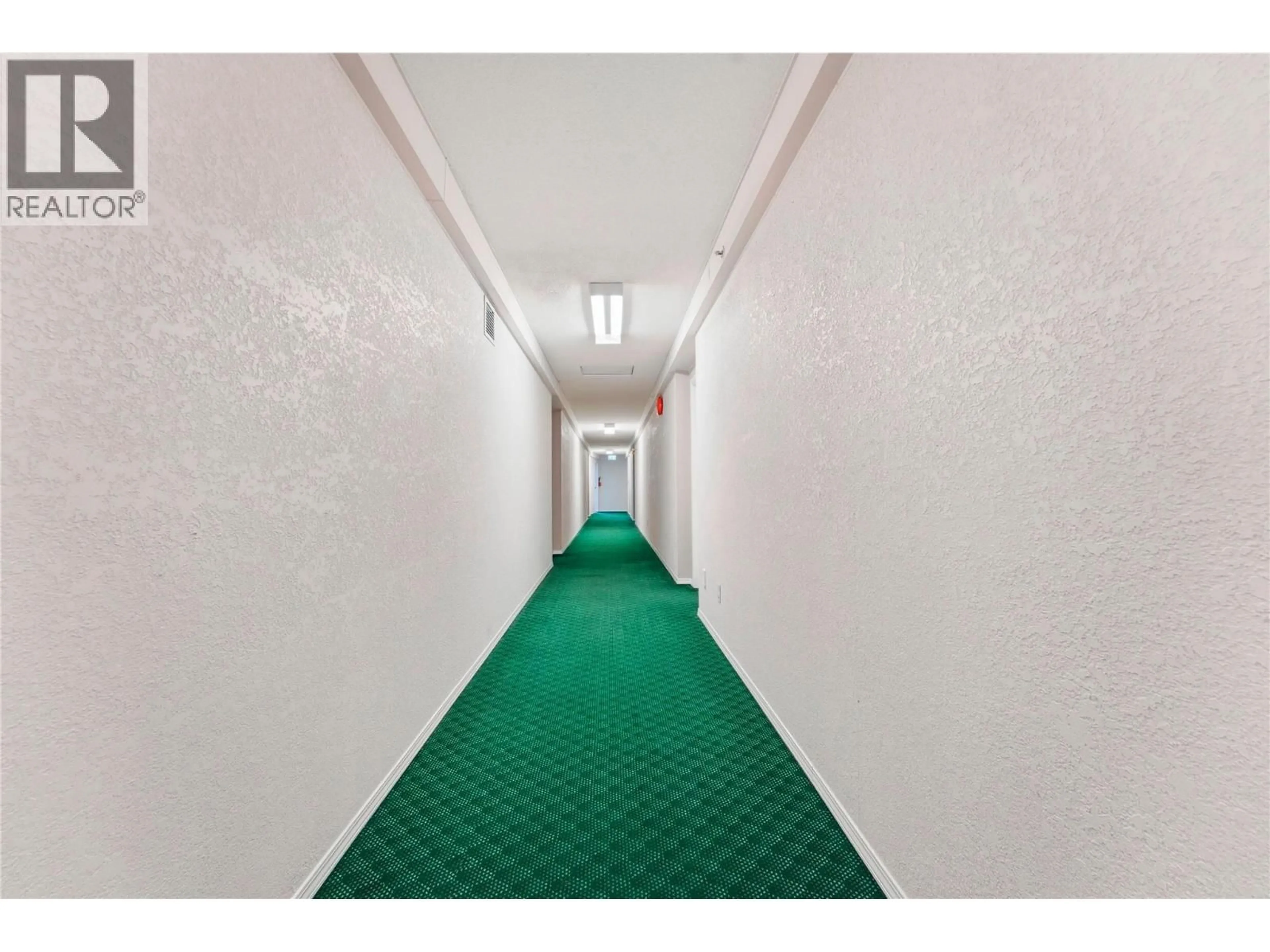 Indoor foyer for 405 - 2435 PLEASANT VALLEY ROAD, Armstrong British Columbia V0E1B2