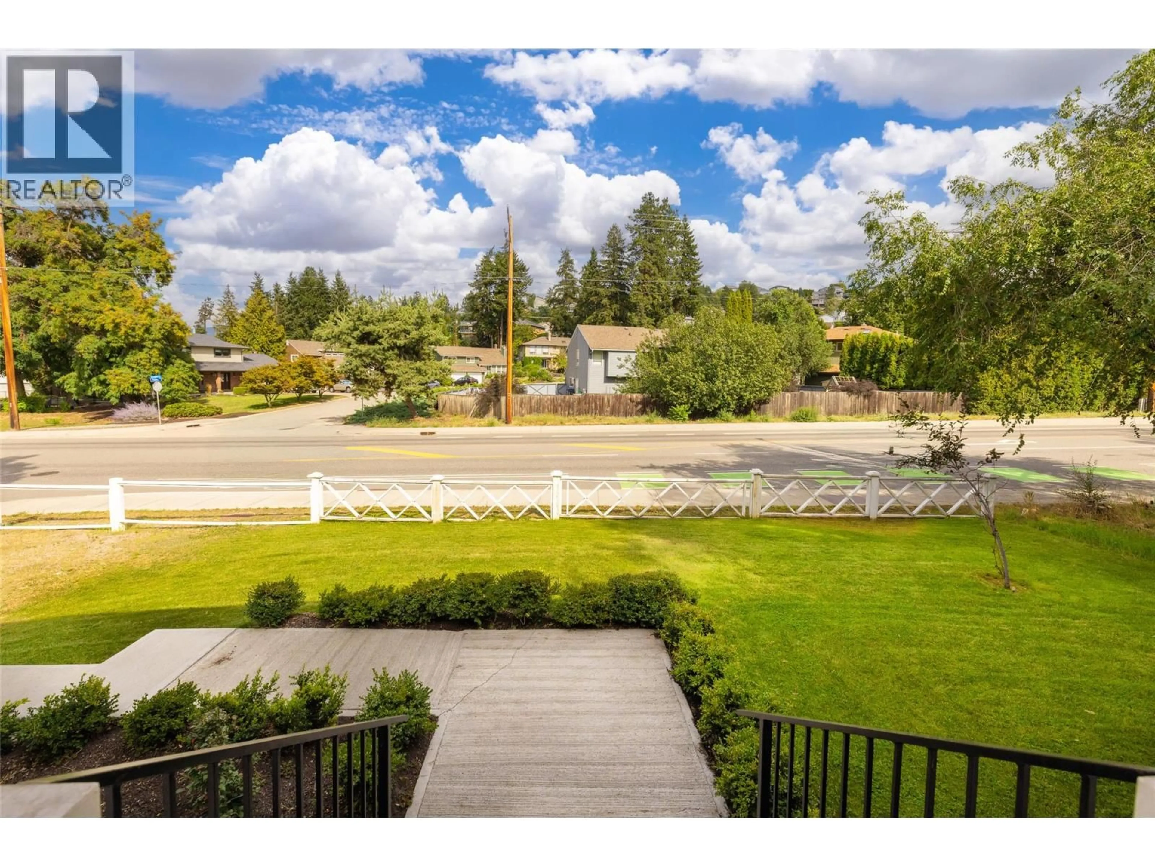 A pic from outside/outdoor area/front of a property/back of a property/a pic from drone, unknown for 4382 GORDON DRIVE, Kelowna British Columbia V1W1S8