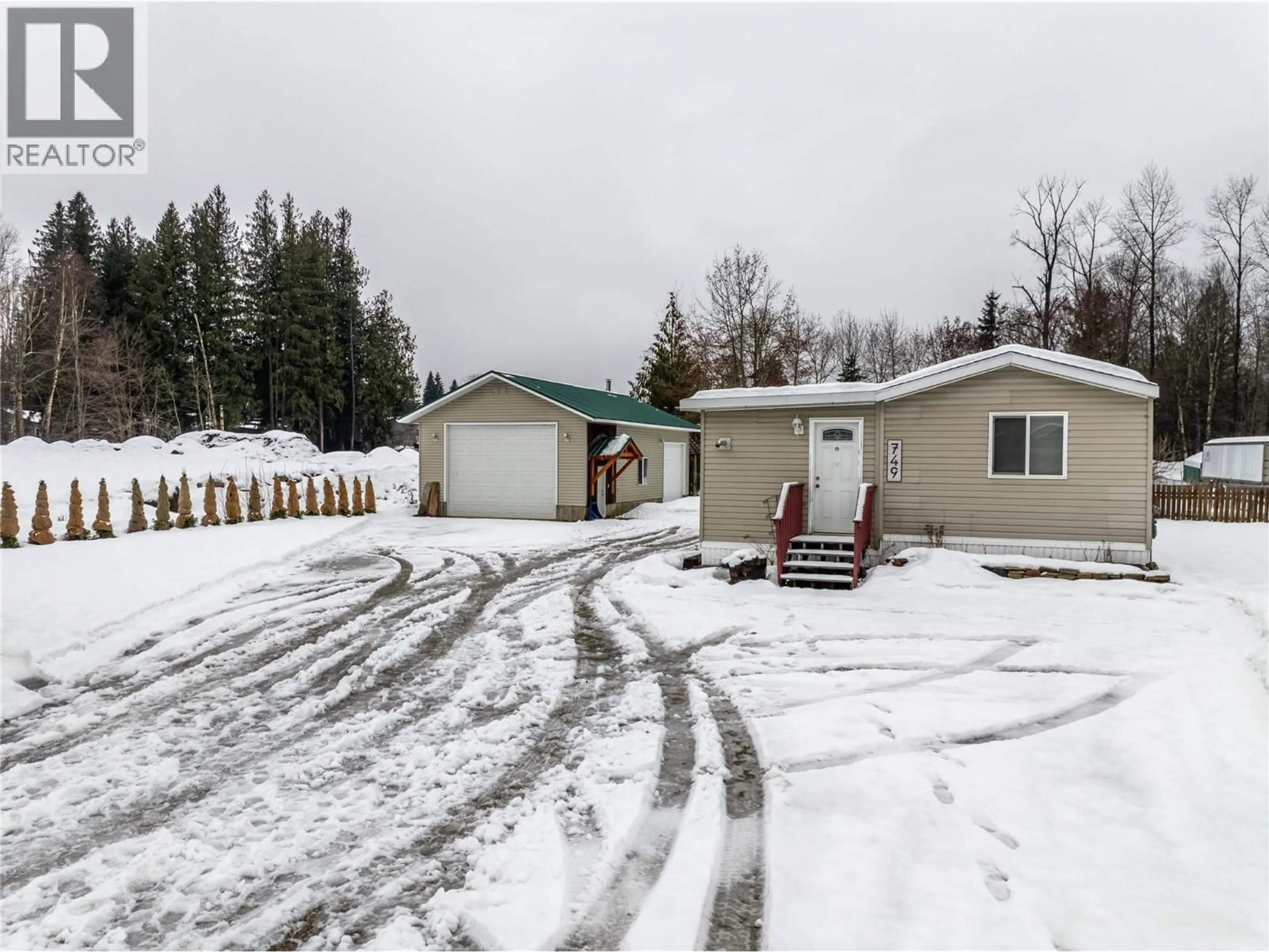 A pic from outside/outdoor area/front of a property/back of a property/a pic from drone, street for 749 BIG EDDY ROAD, Revelstoke British Columbia V0E2S0