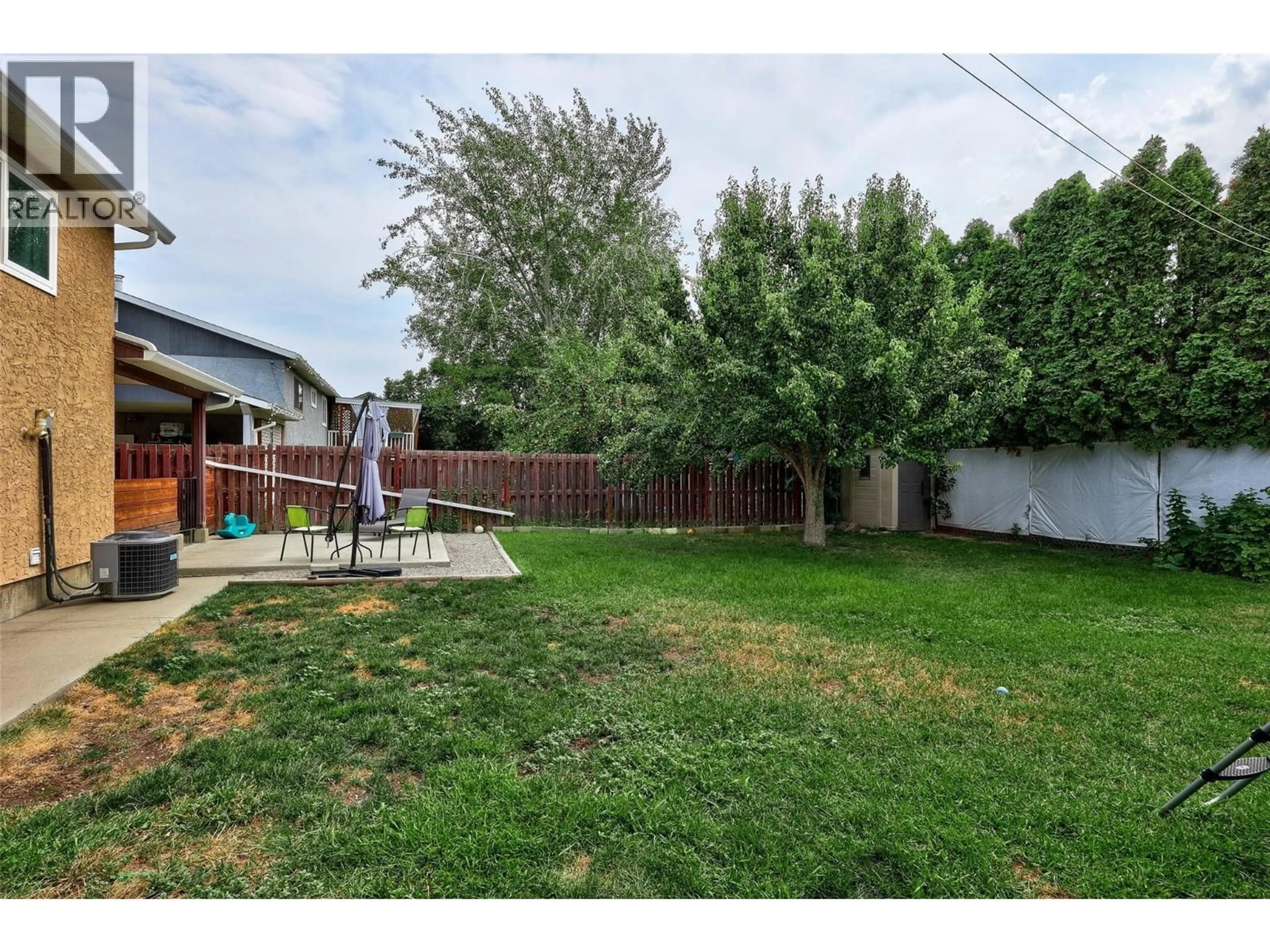 Patio, street for 2087 SUNNYCREST AVENUE, Kamloops British Columbia V2B4L9