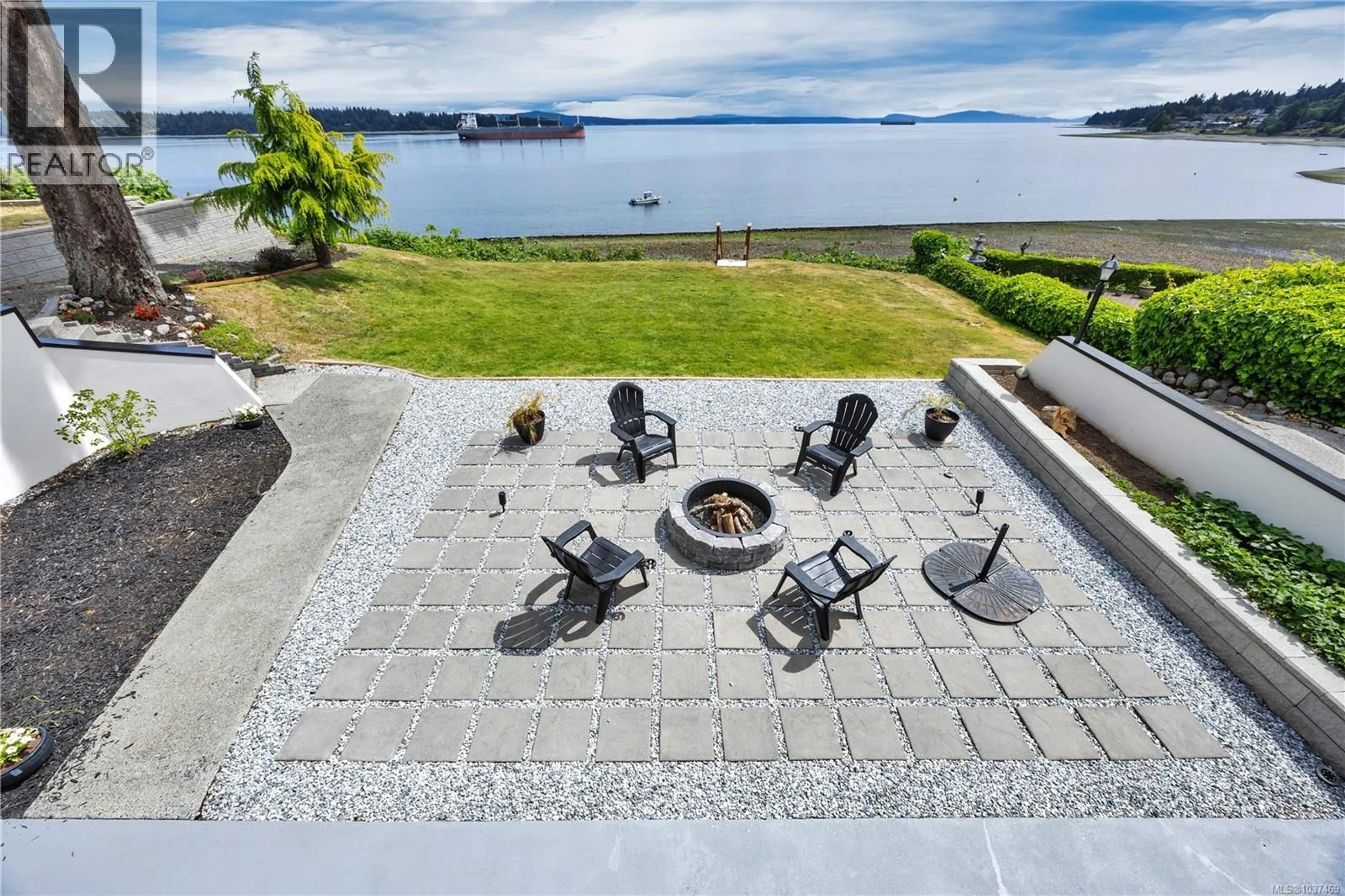 Patio, water/lake/river/ocean view for 299 GILL ROAD, Ladysmith British Columbia V9G1X9