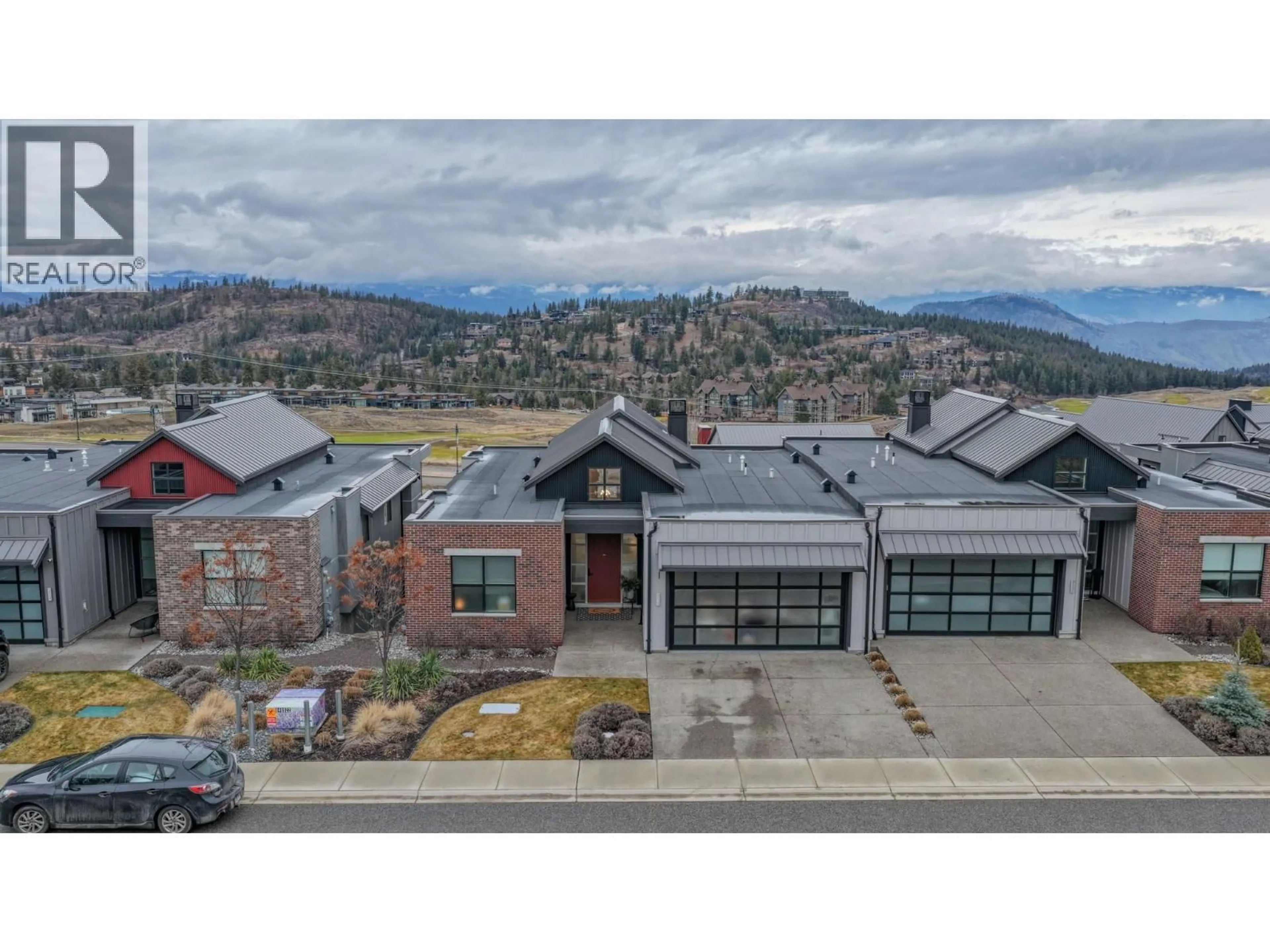 A pic from outside/outdoor area/front of a property/back of a property/a pic from drone, mountain view for 213 ASHCROFT PLACE, Vernon British Columbia V1H2M1