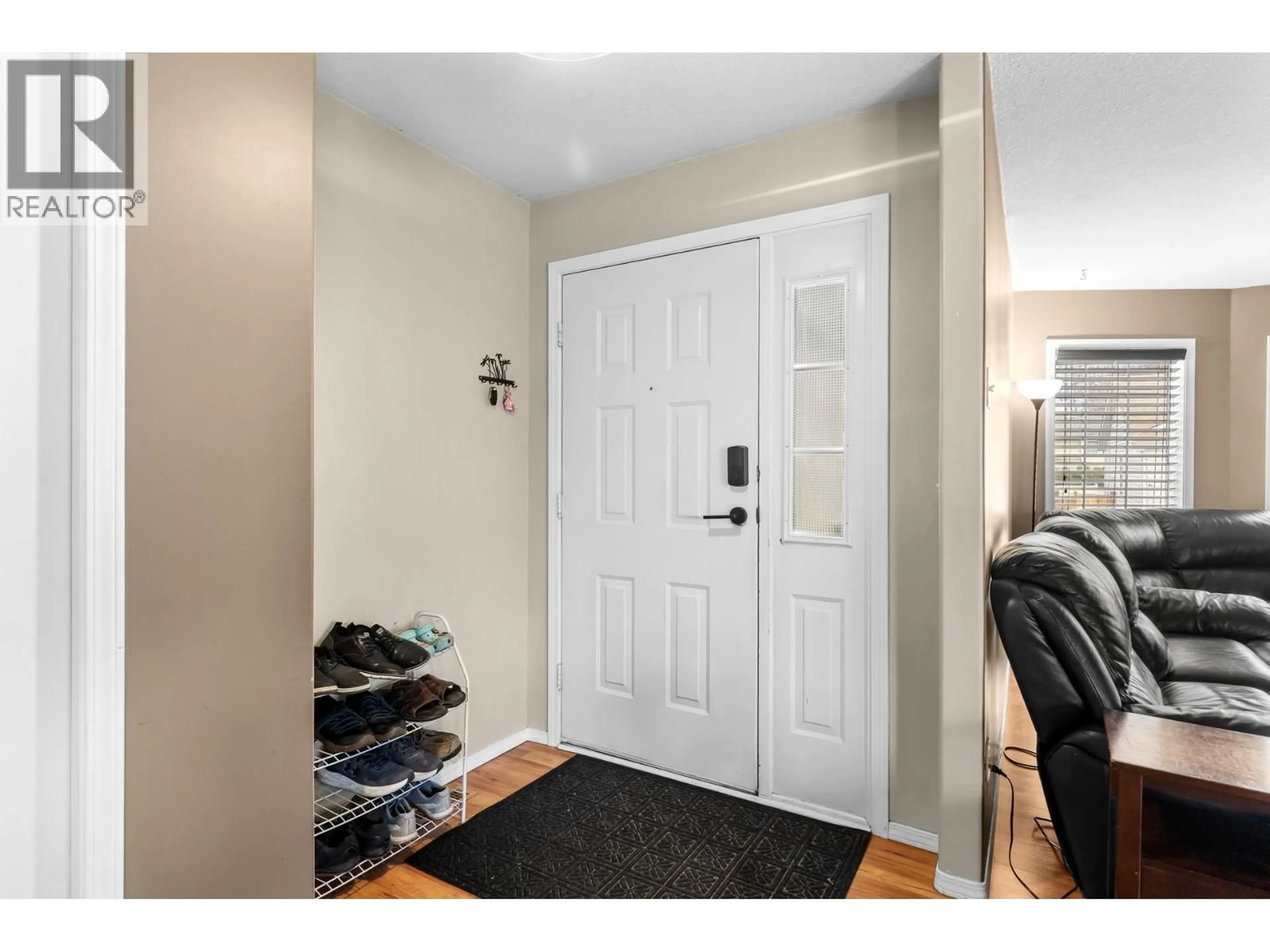 Indoor entryway for 38 - 555 GLENMEADOWS ROAD, Kelowna British Columbia V1V1V5
