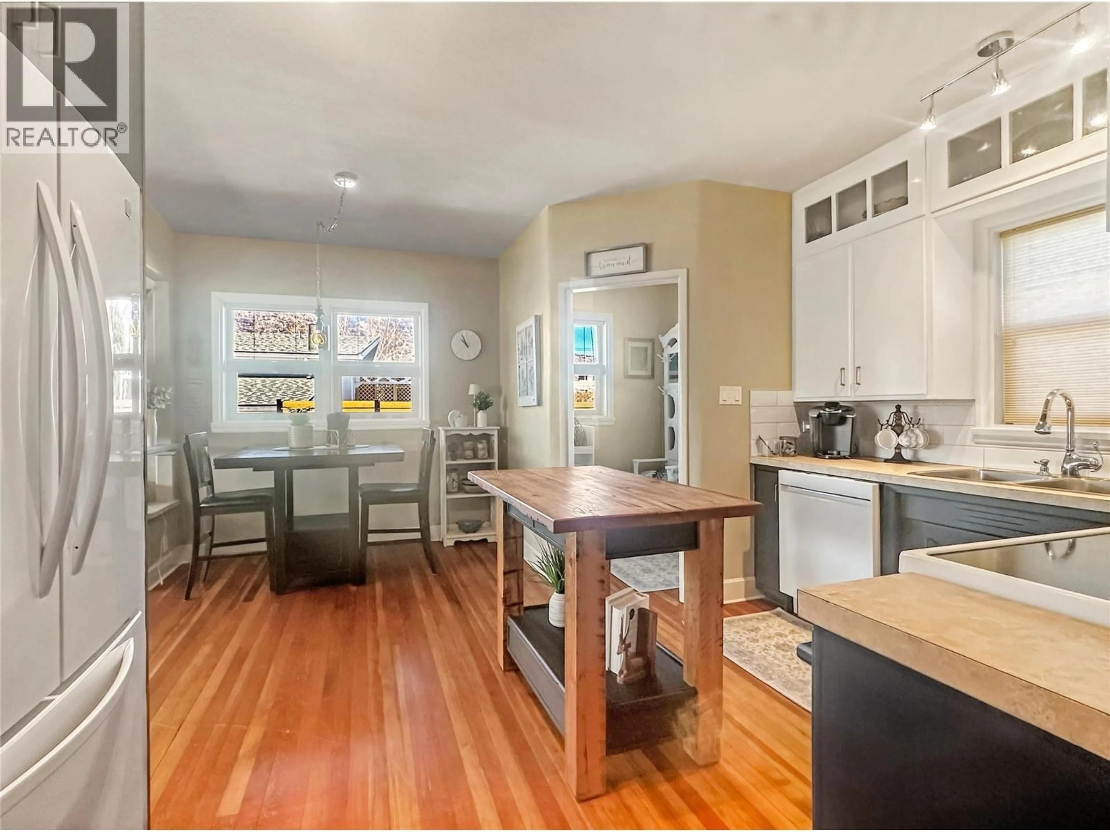 Open concept kitchen, unknown for 8704 72ND AVENUE, Osoyoos British Columbia V0H1V0