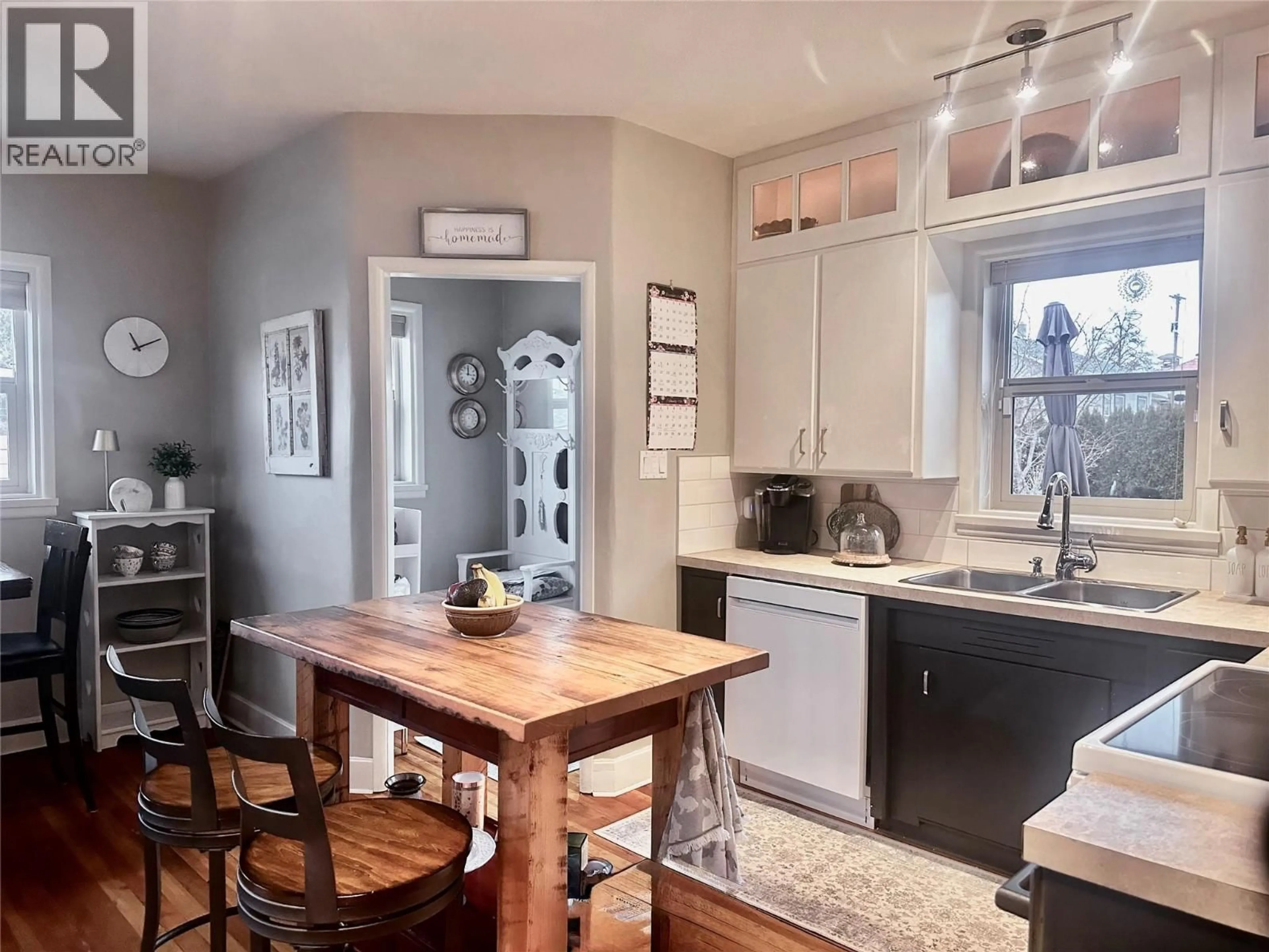 Open concept kitchen, unknown for 8704 72ND AVENUE, Osoyoos British Columbia V0H1V0