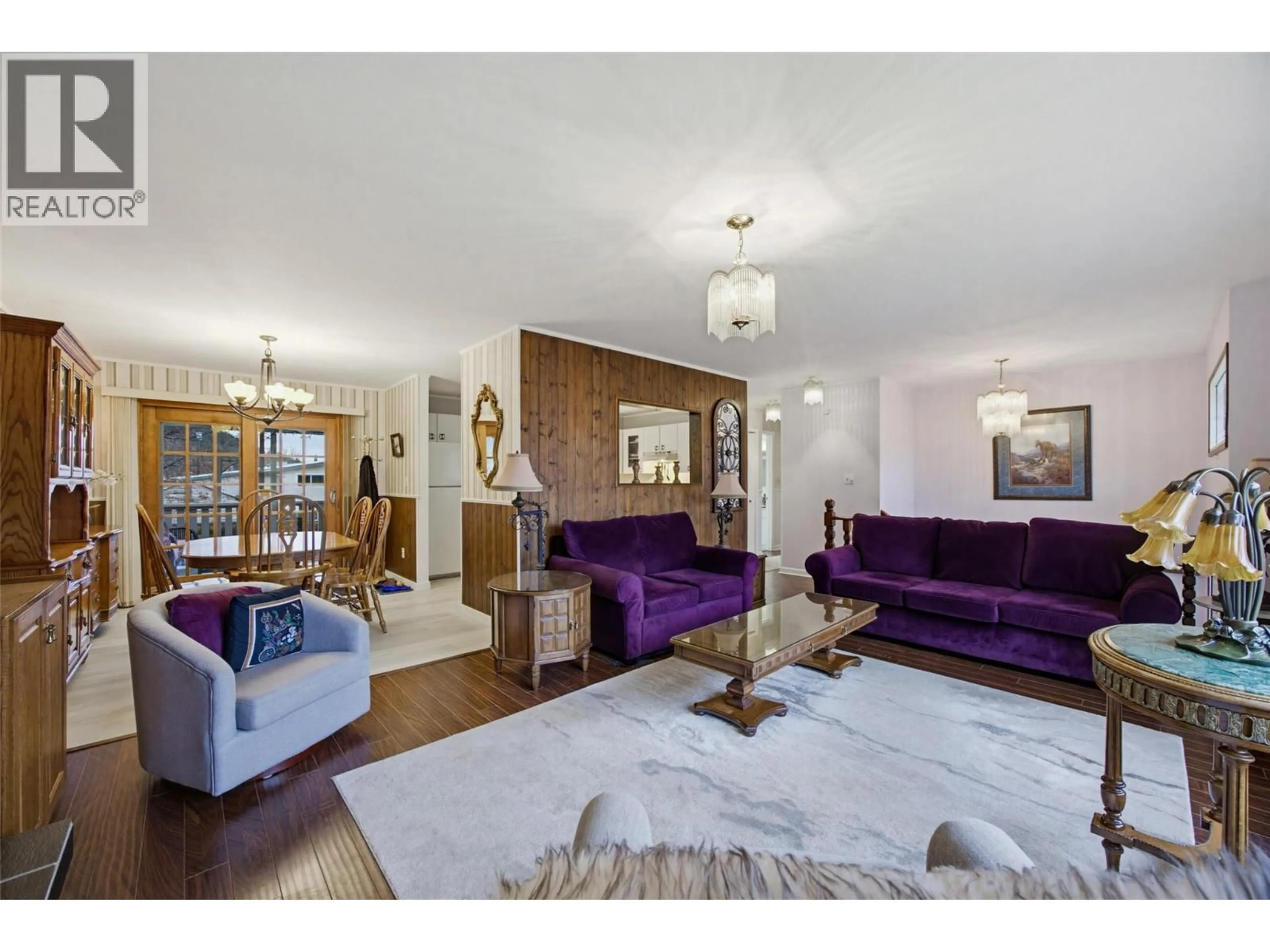 Living room with furniture, wood/laminate floor for 530 ELM STREET, Chase British Columbia V0E1M0