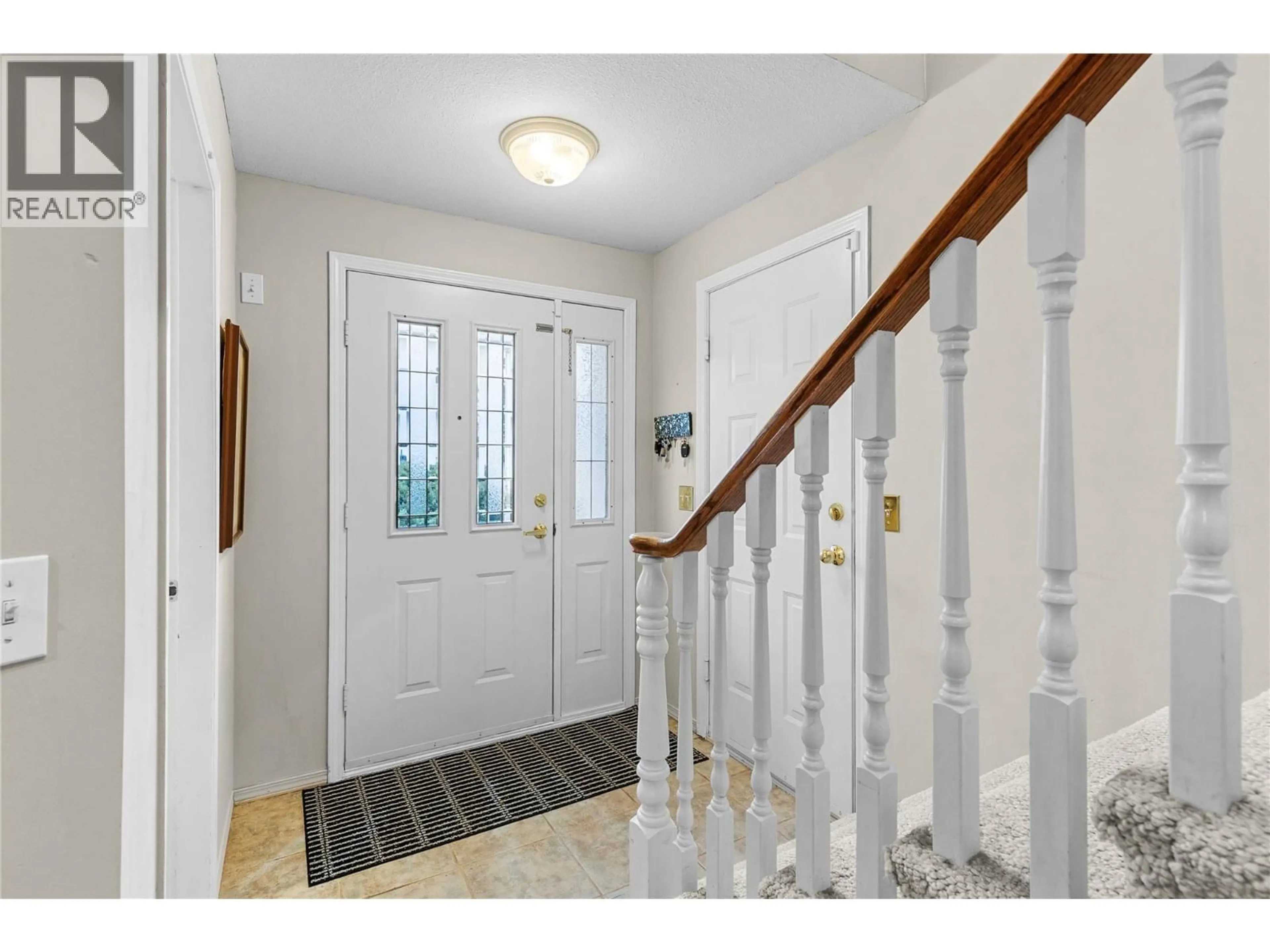 Indoor entryway for 15 - 5101 27TH AVENUE, Vernon British Columbia V1T6L2
