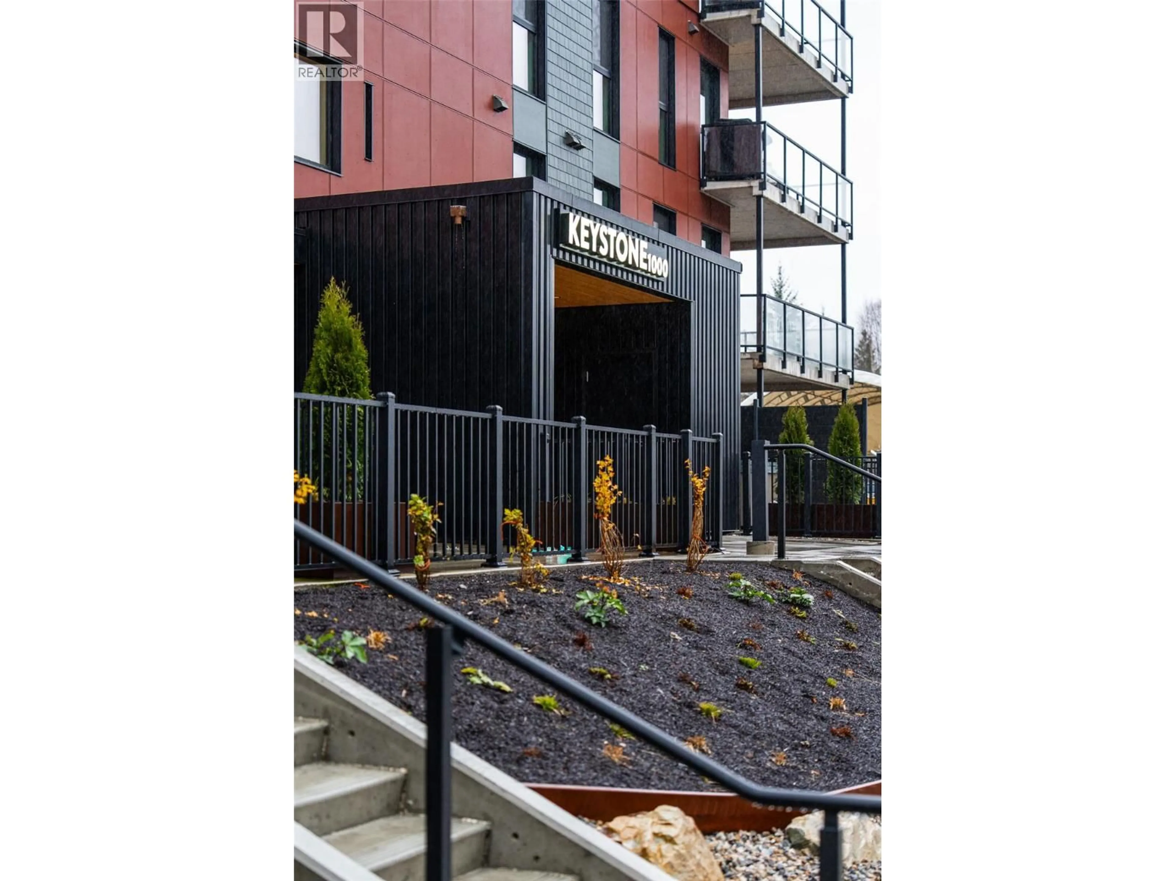 Patio, street for 1301 - 1702 COURSIER AVENUE, Revelstoke British Columbia V0E2S3