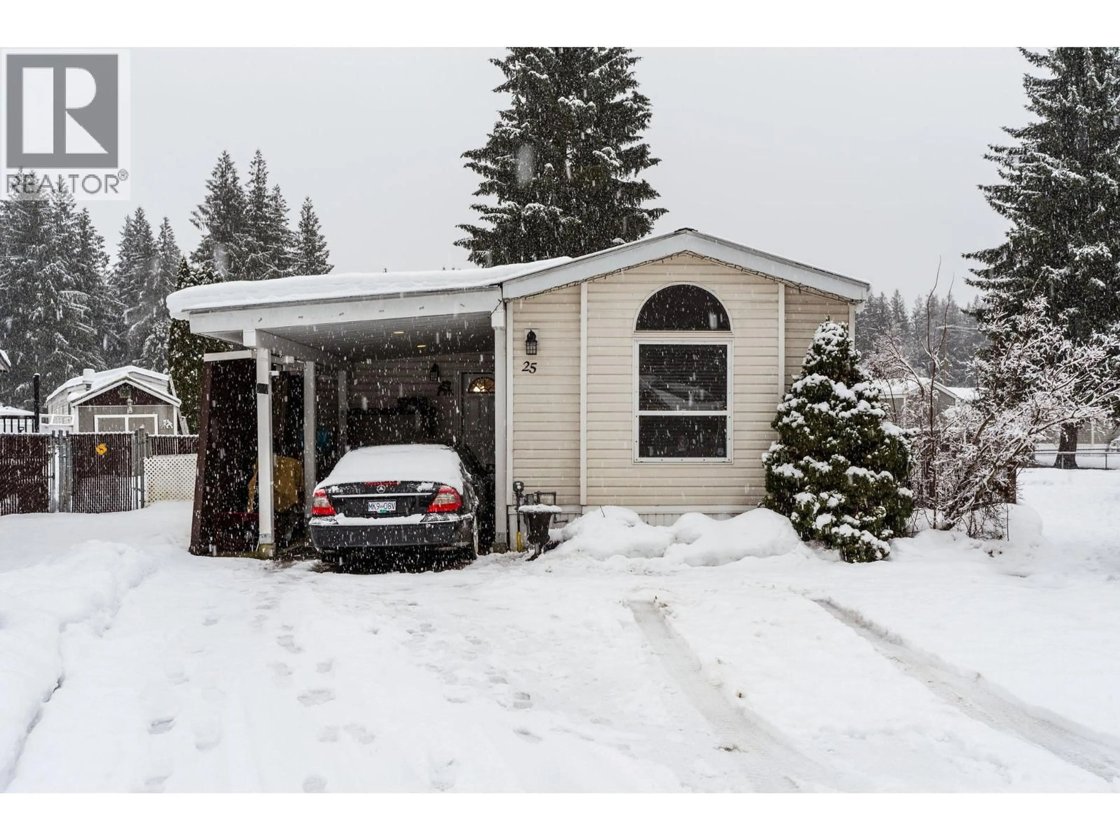 Indoor garage for 25 - 1200 OSCAR STREET, Revelstoke British Columbia V0E2S0