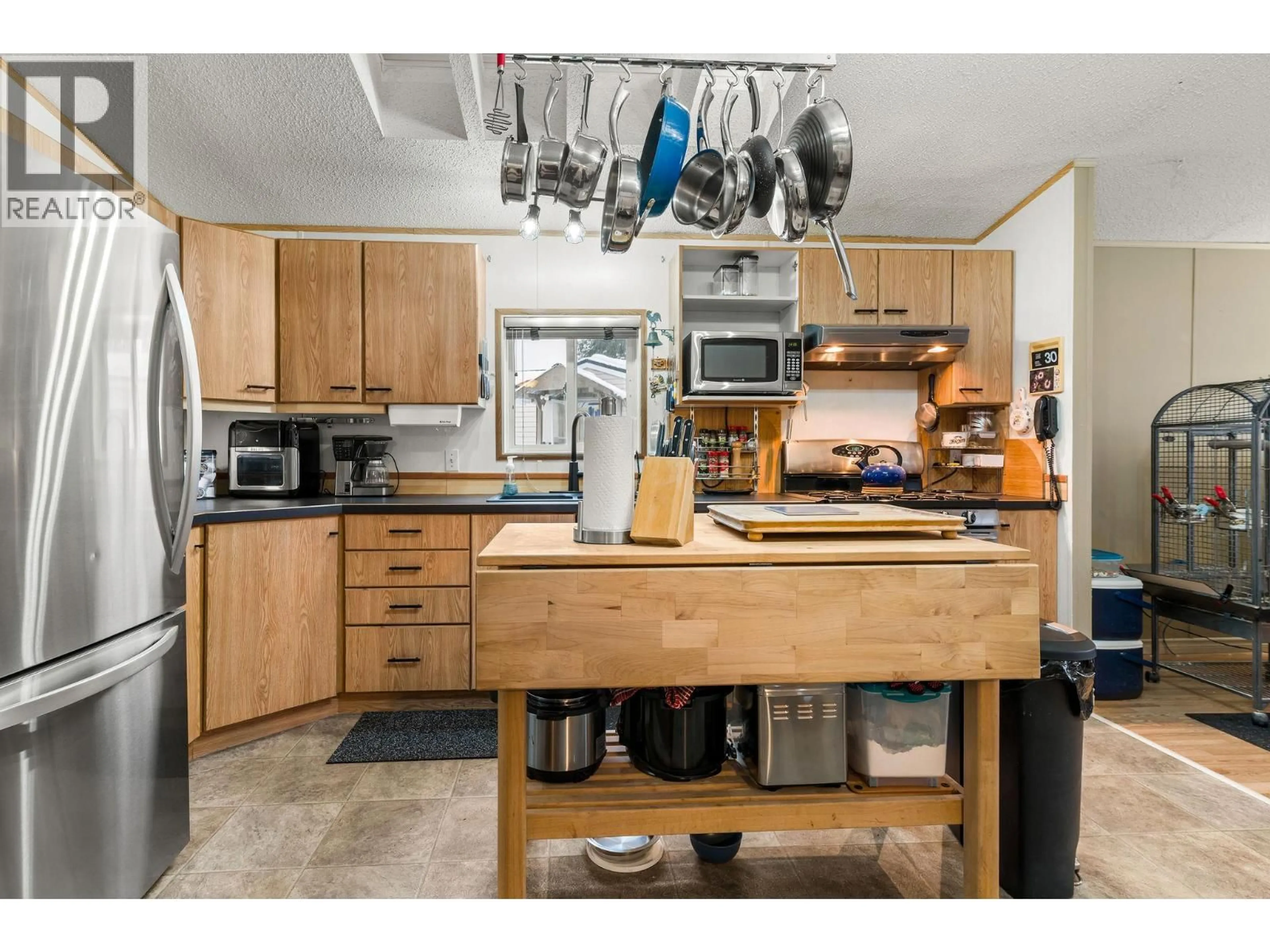 Standard kitchen, unknown for 25 - 1200 OSCAR STREET, Revelstoke British Columbia V0E2S0