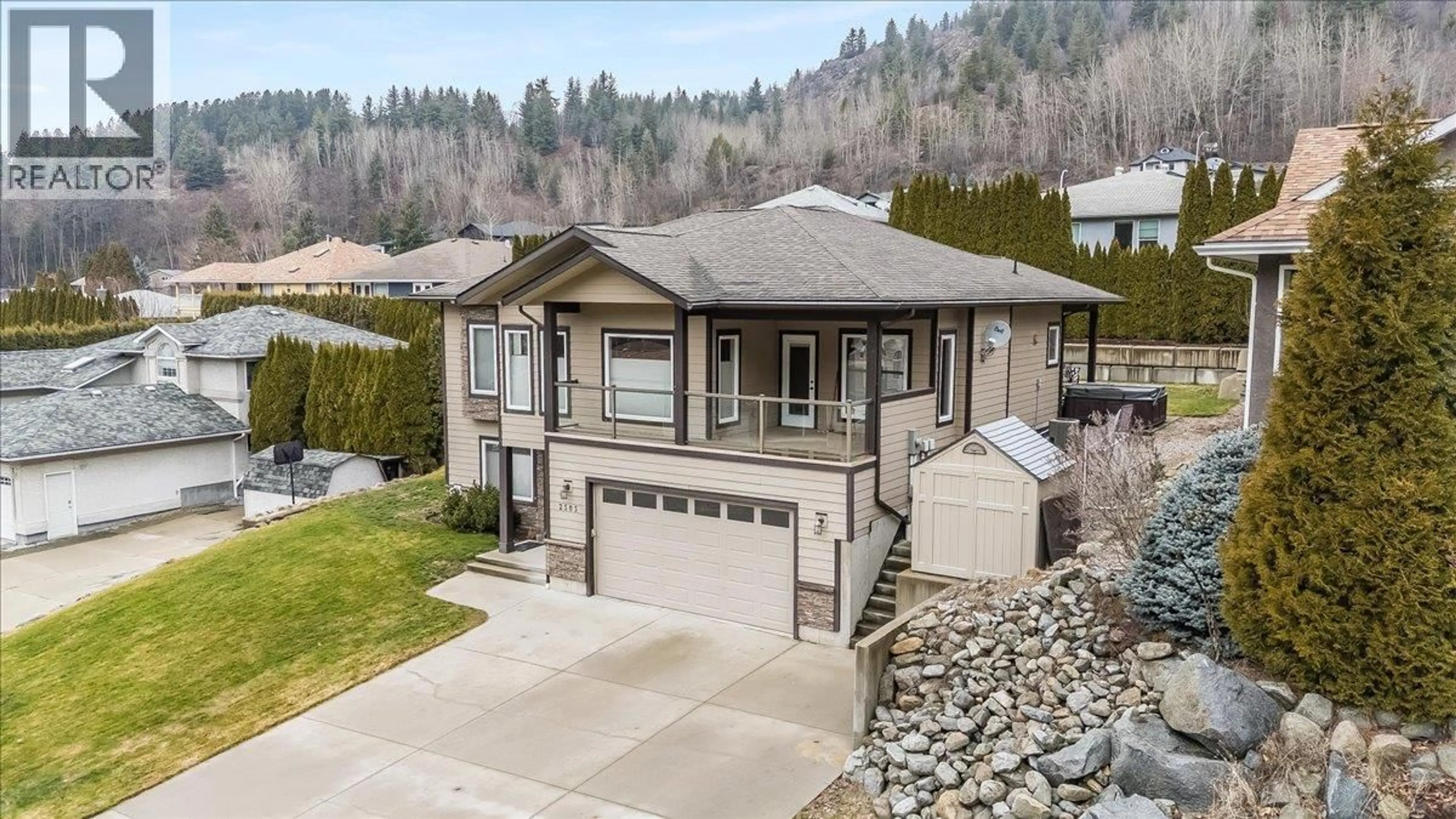 A pic from outside/outdoor area/front of a property/back of a property/a pic from drone, unknown for 2505 ALBERT DRIVE, Trail British Columbia V1R4T3