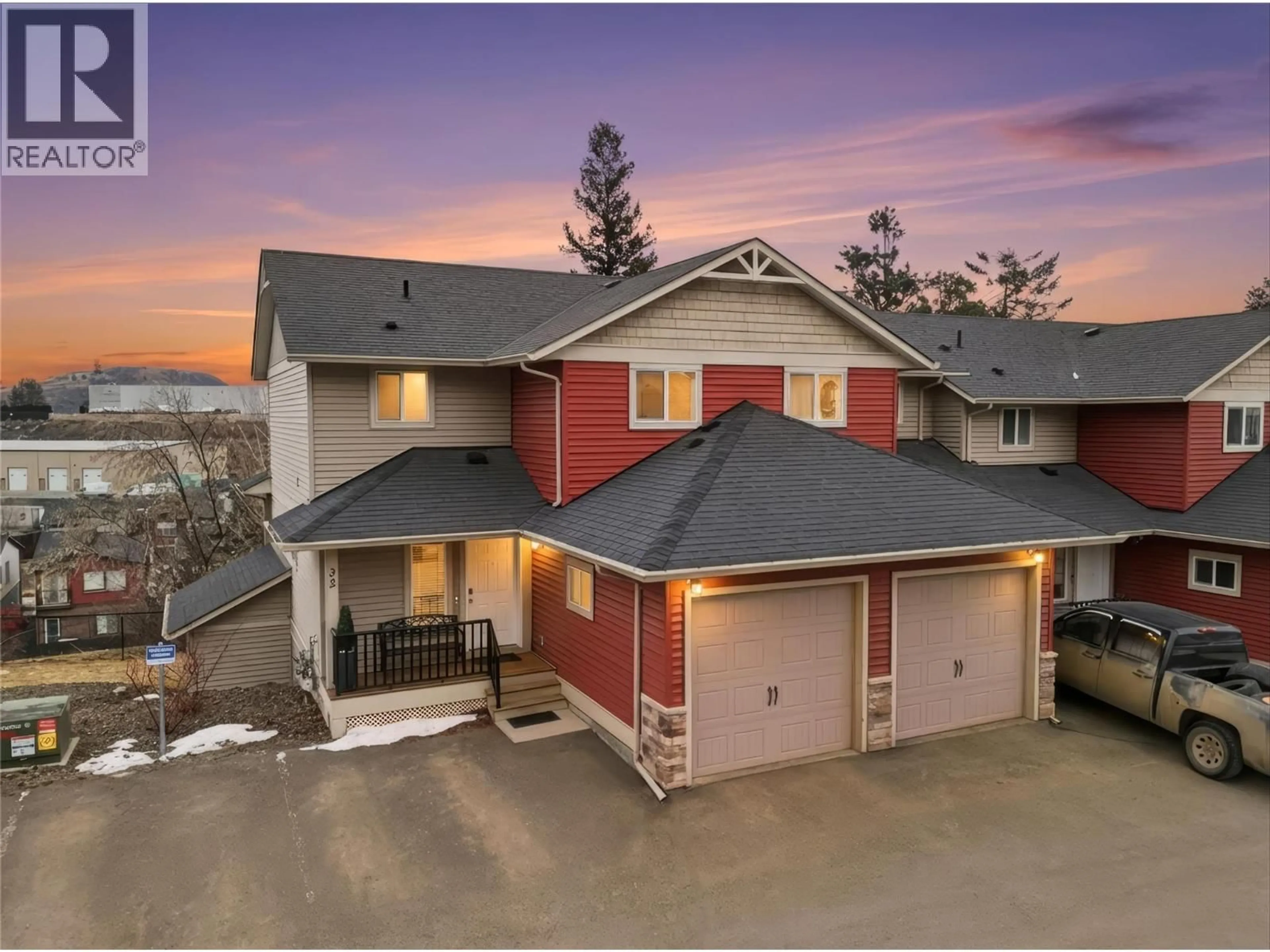 A pic from outside/outdoor area/front of a property/back of a property/a pic from drone, street for 32 - 1900 HUGH ALLAN DRIVE, Kamloops British Columbia V1S0A8