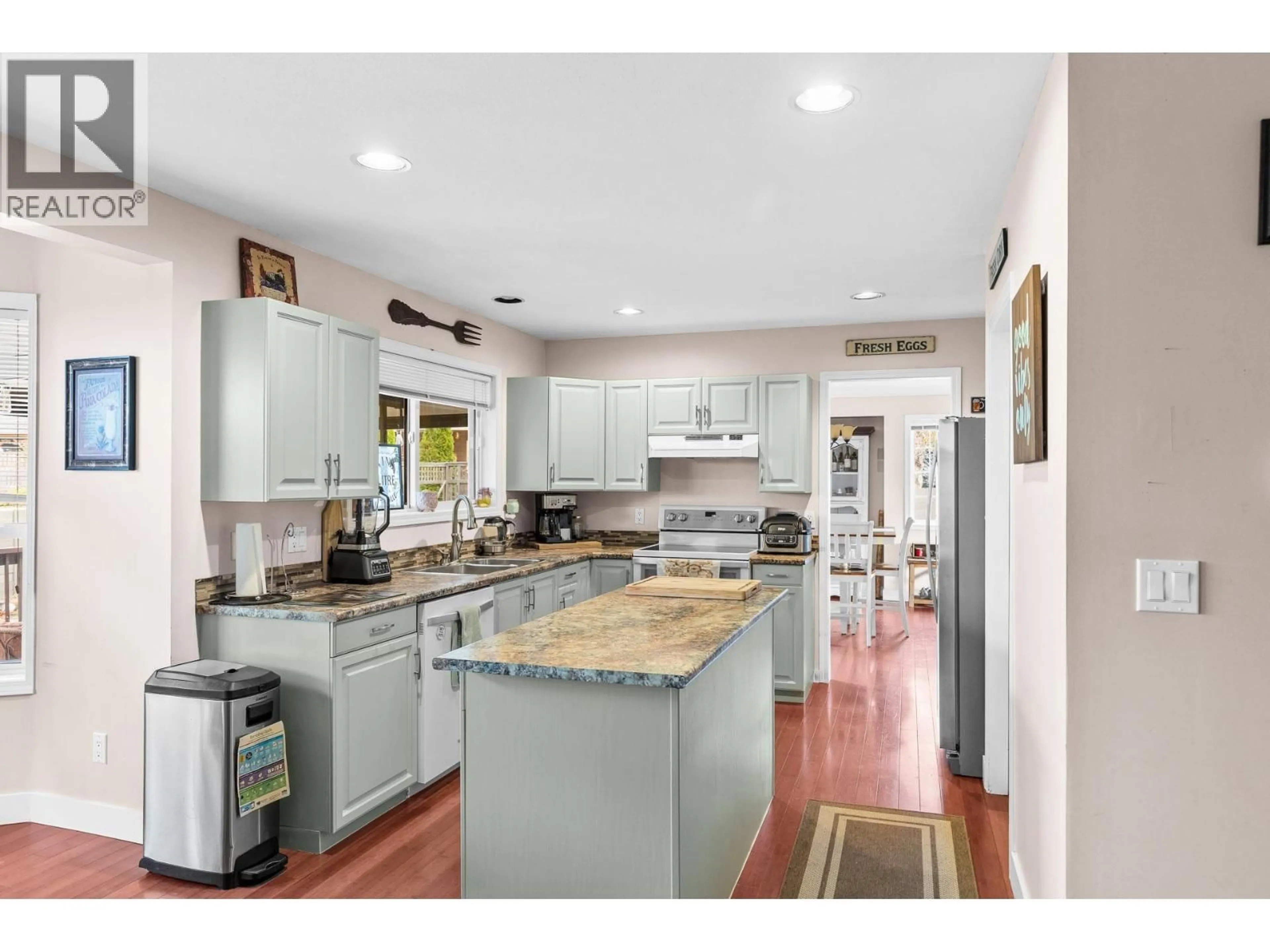 Open concept kitchen, ceramic/tile floor for 4210 6TH AVENUE, Peachland British Columbia V0H1X5