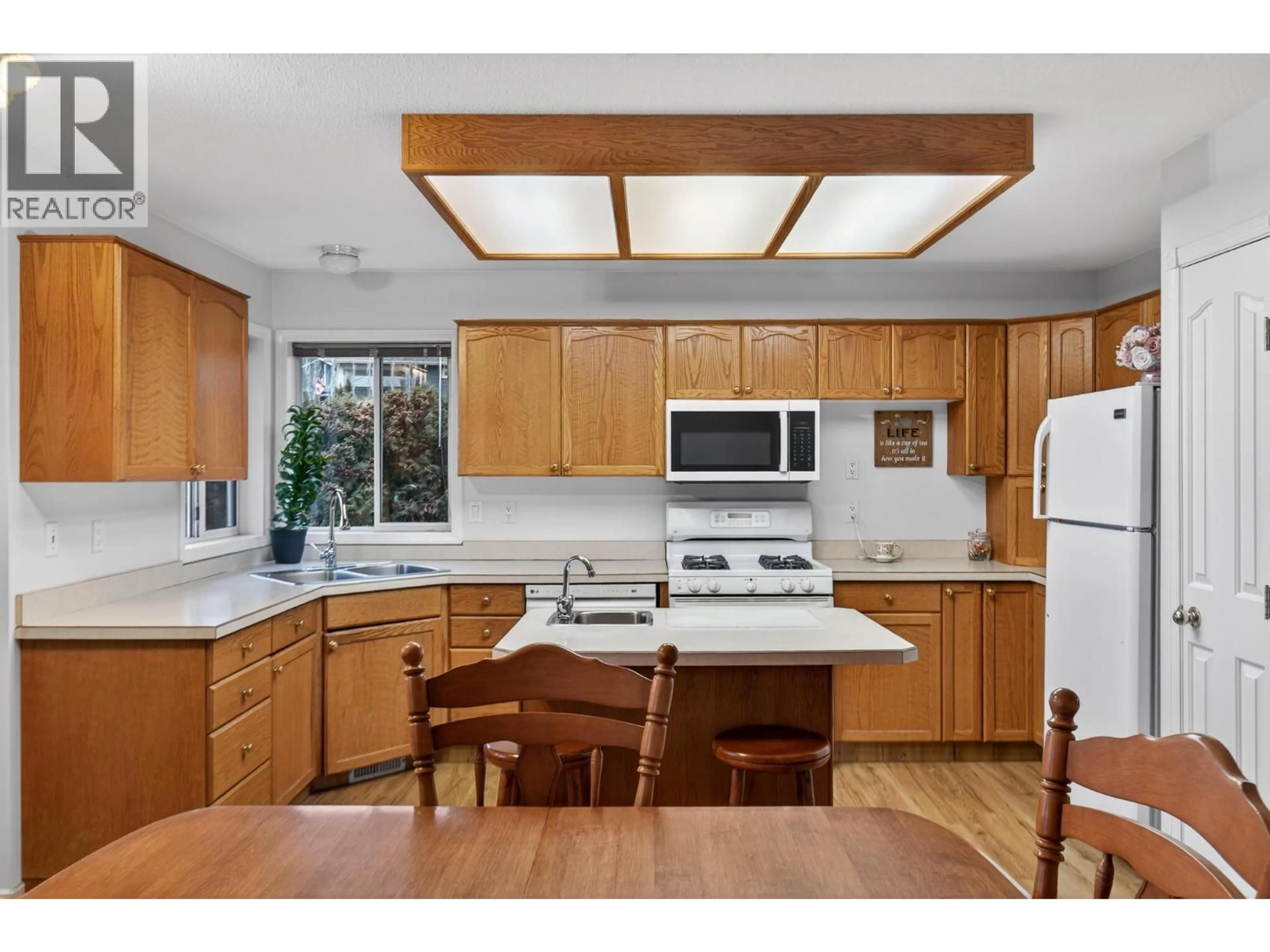 Standard kitchen, unknown for 3561 RANCH ROAD, West Kelowna British Columbia V4T1A1