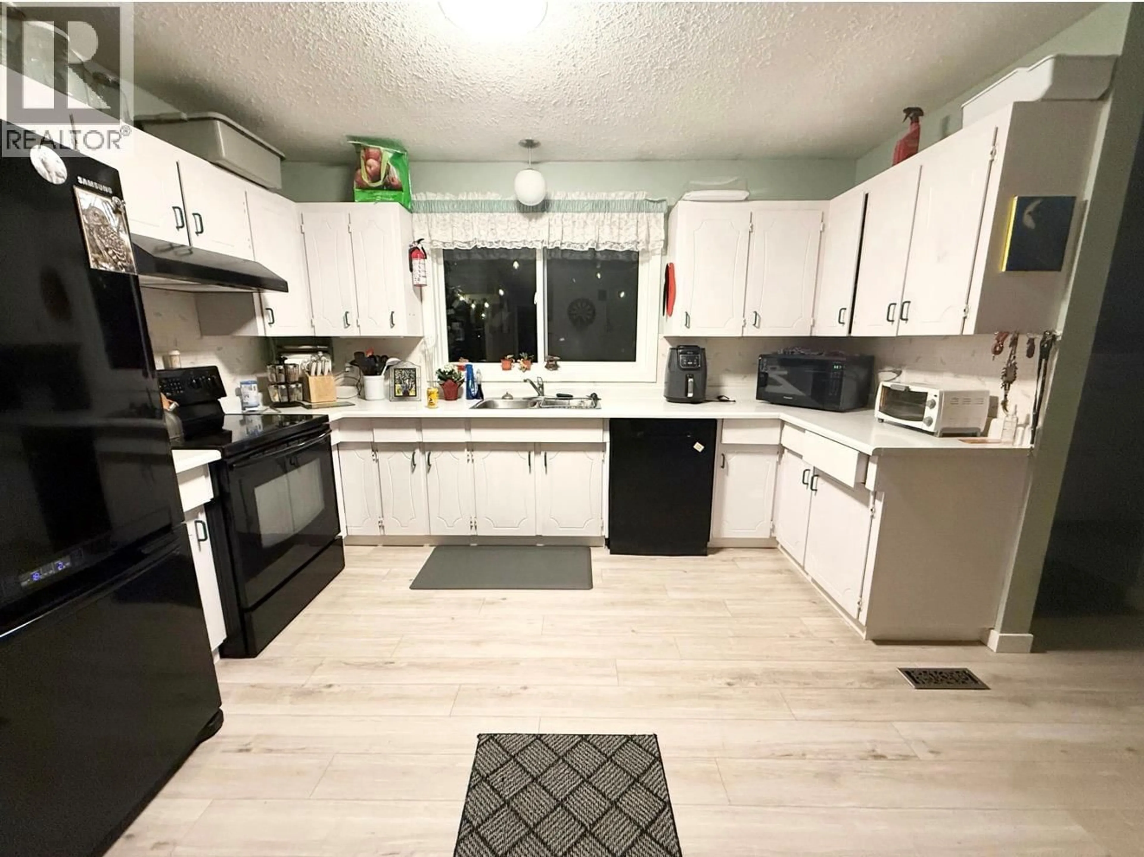 Open concept kitchen, unknown for 1626 COLDWATER AVENUE, Merritt British Columbia V0K2B0
