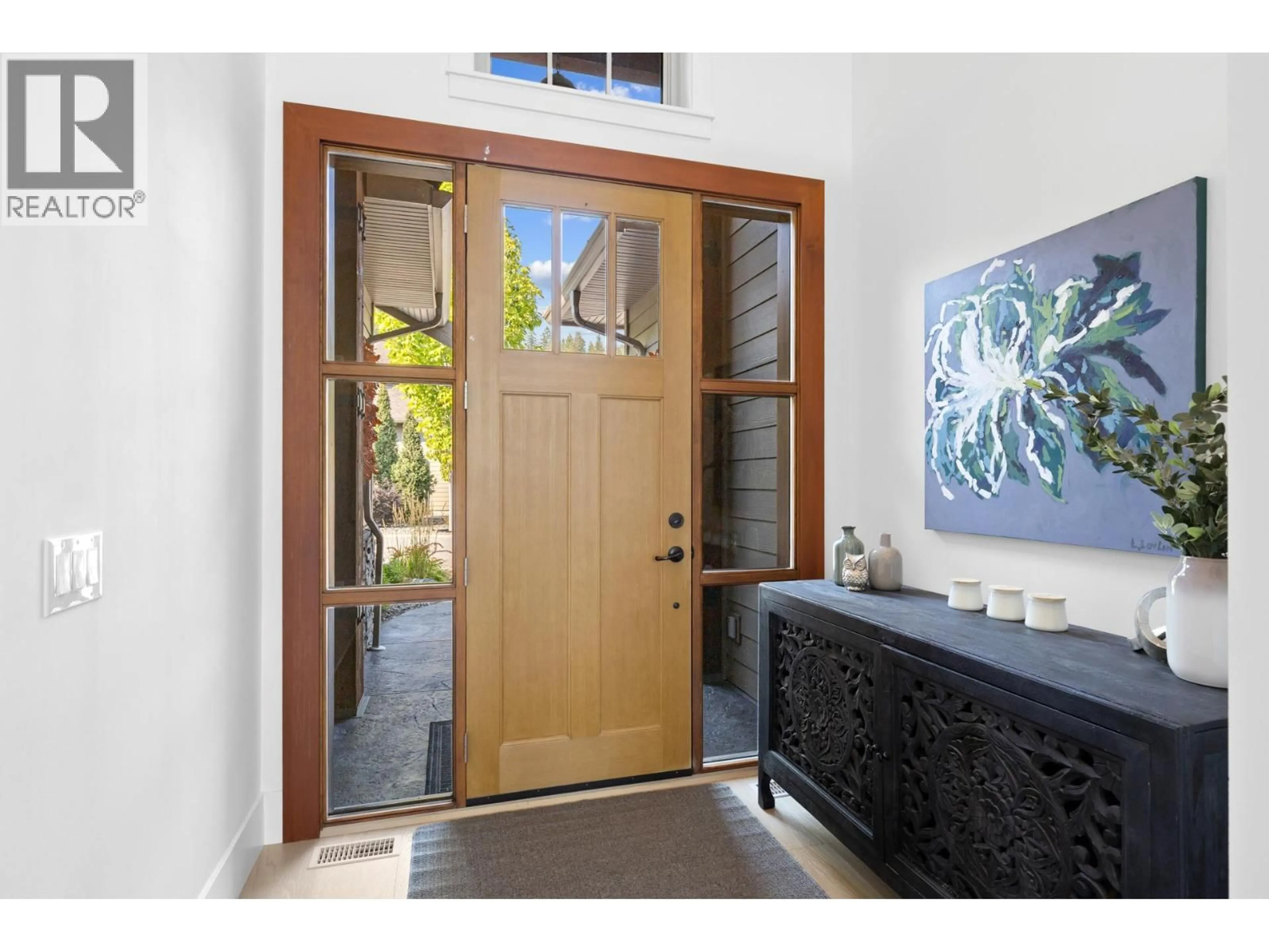 Indoor entryway for 129 - 4000 TRAILS PLACE, Peachland British Columbia V0H1X5