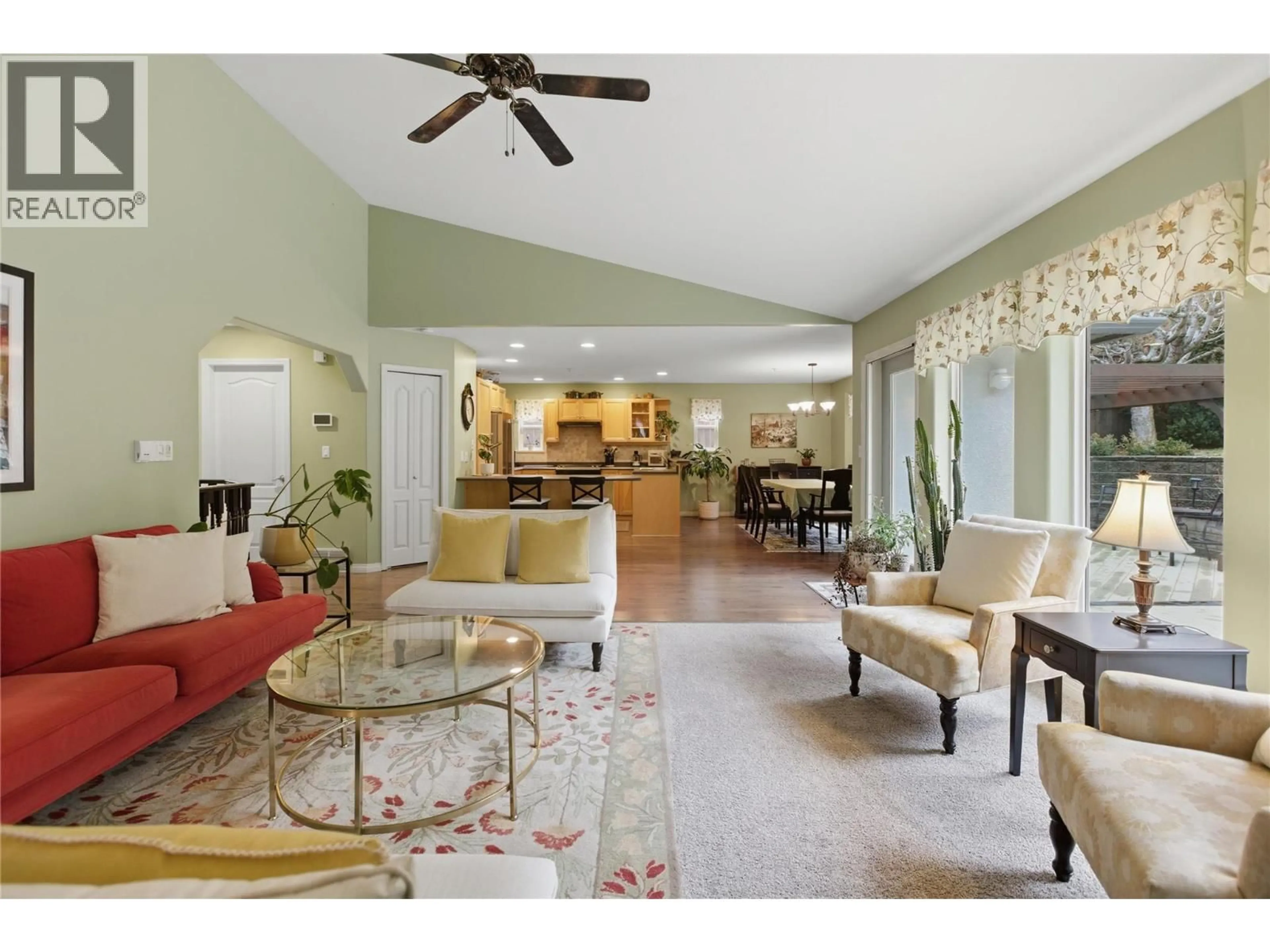 Living room with furniture, unknown for 569 COYOTE DRIVE, Kamloops British Columbia V2C6T9