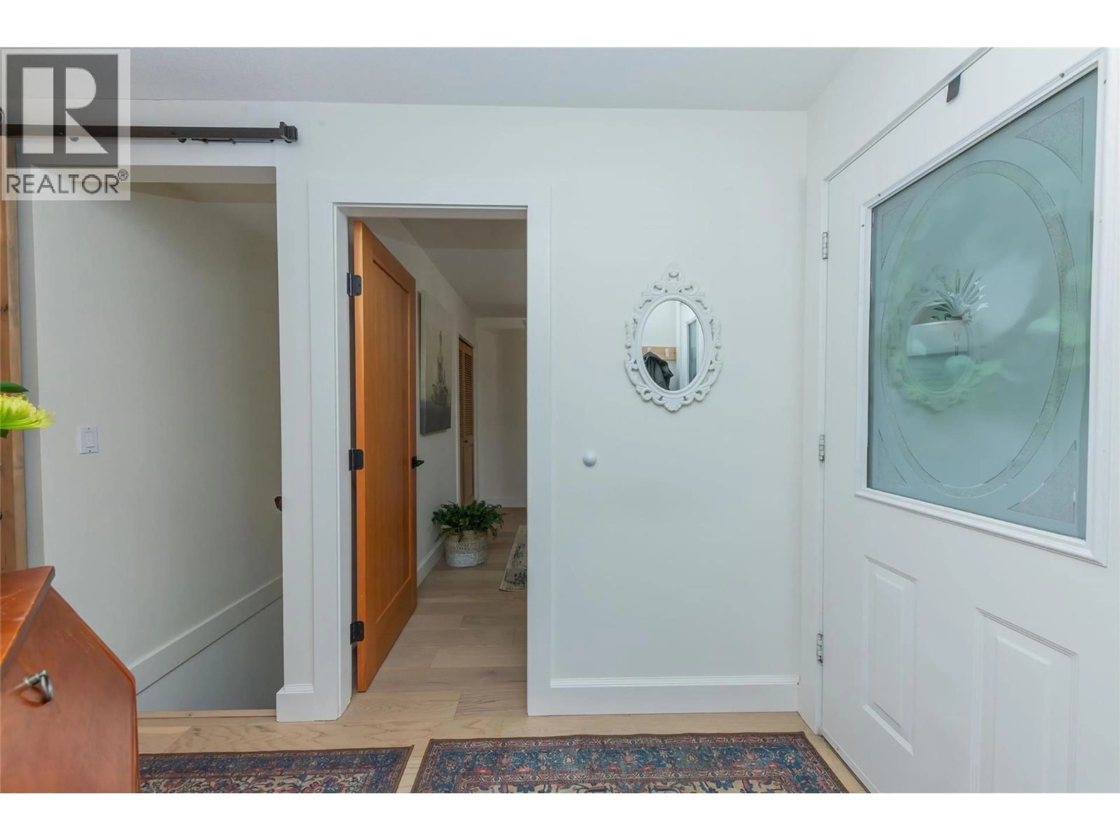 Indoor entryway for 9 - 1975 CURLEW ROAD, Kamloops British Columbia V2C4H9